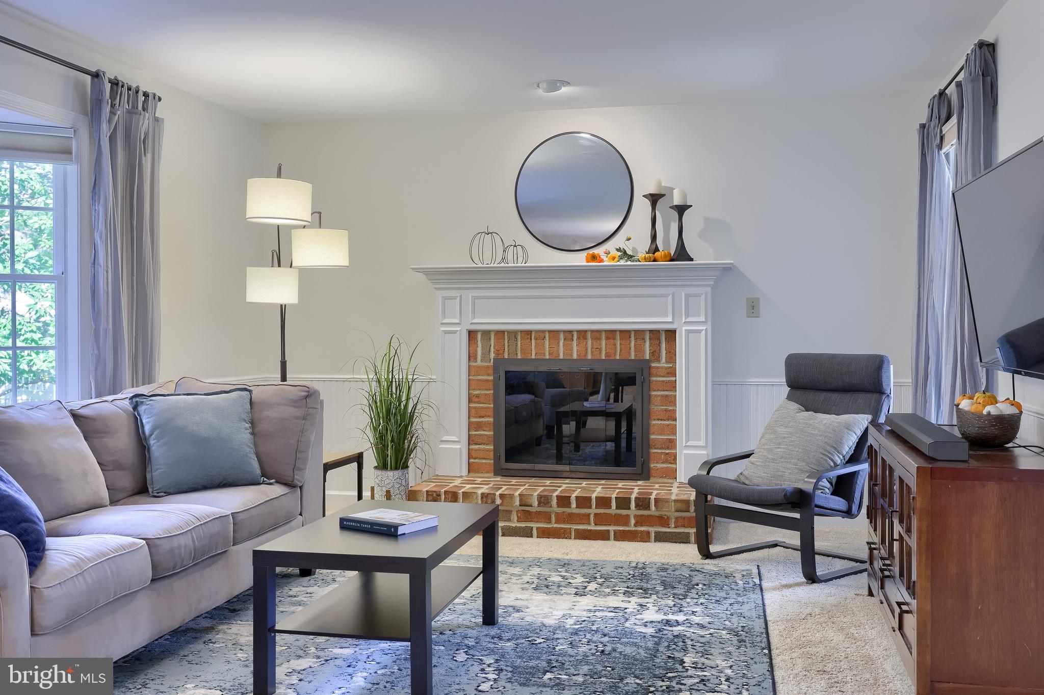 WOODS EDGE - Residential