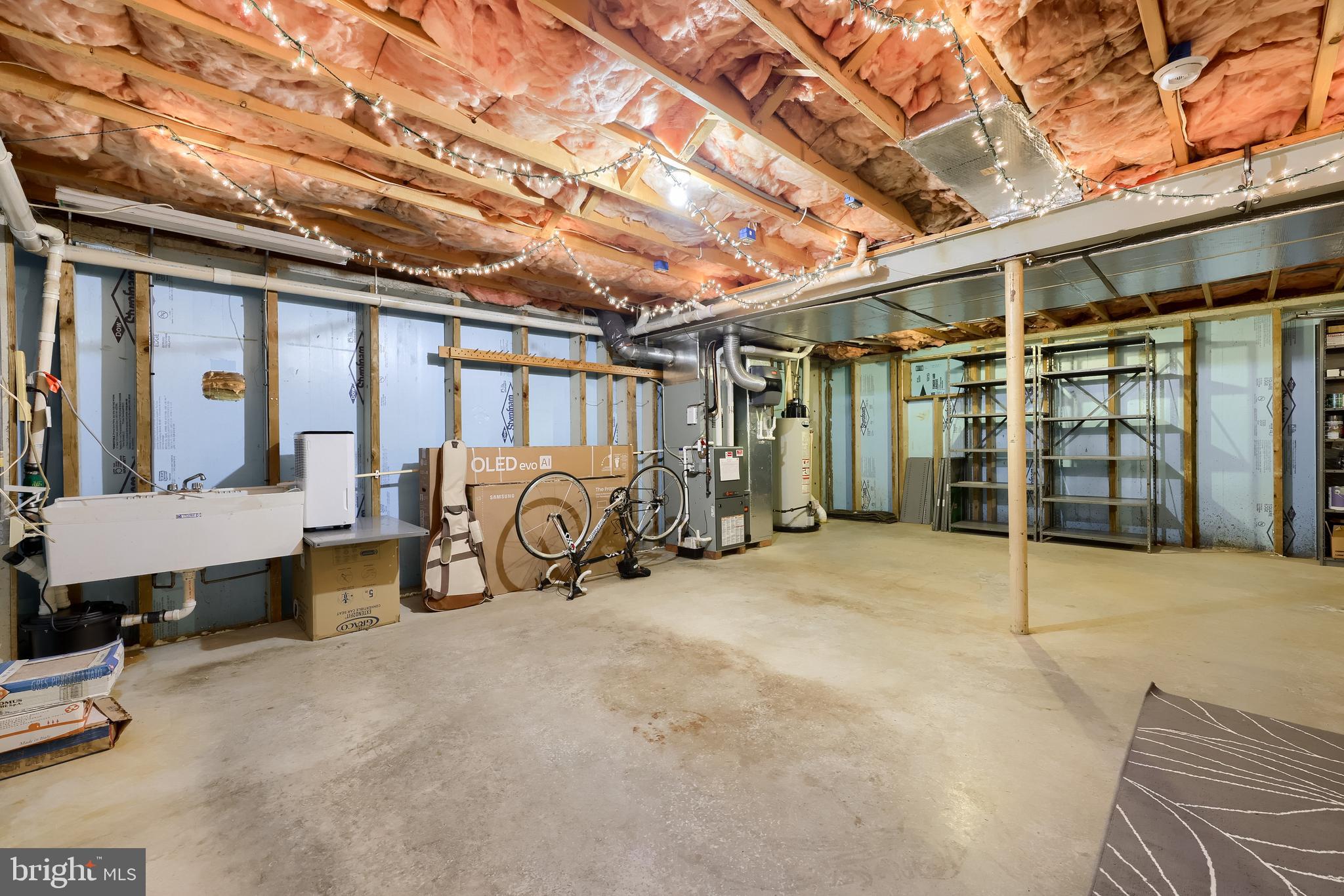 WOODS EDGE - Residential