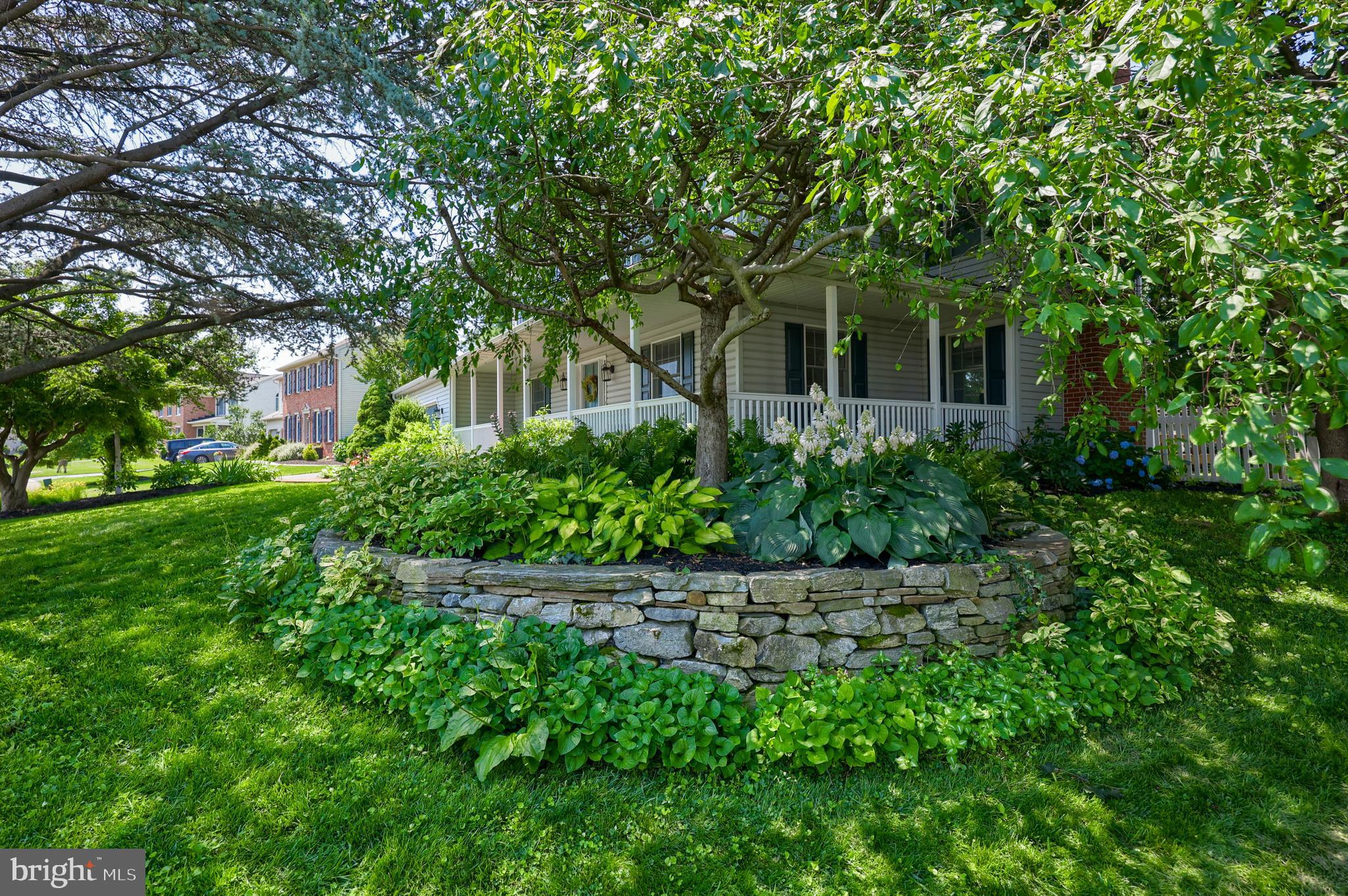 WOODS EDGE - Residential