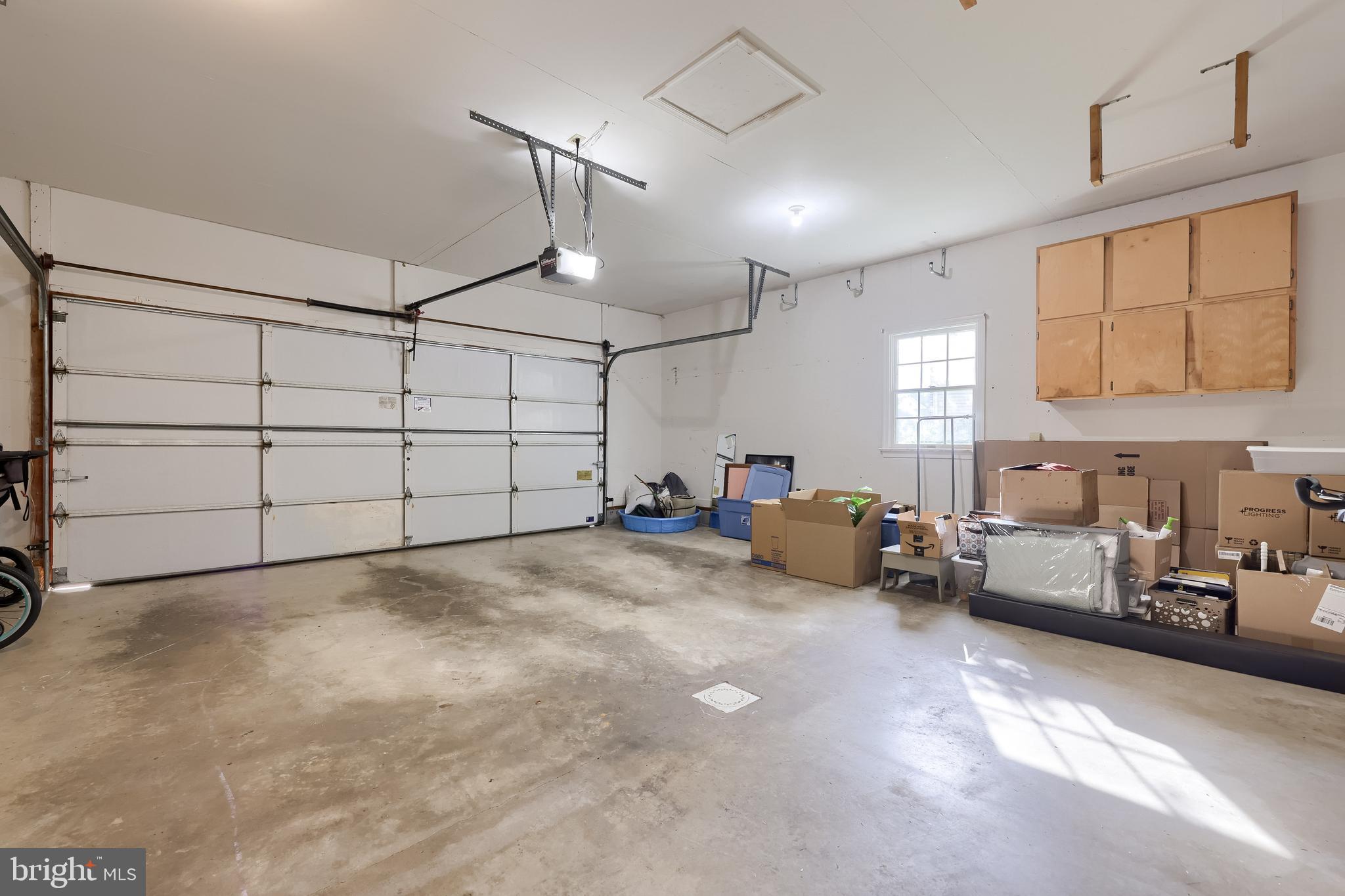 WOODS EDGE - Residential