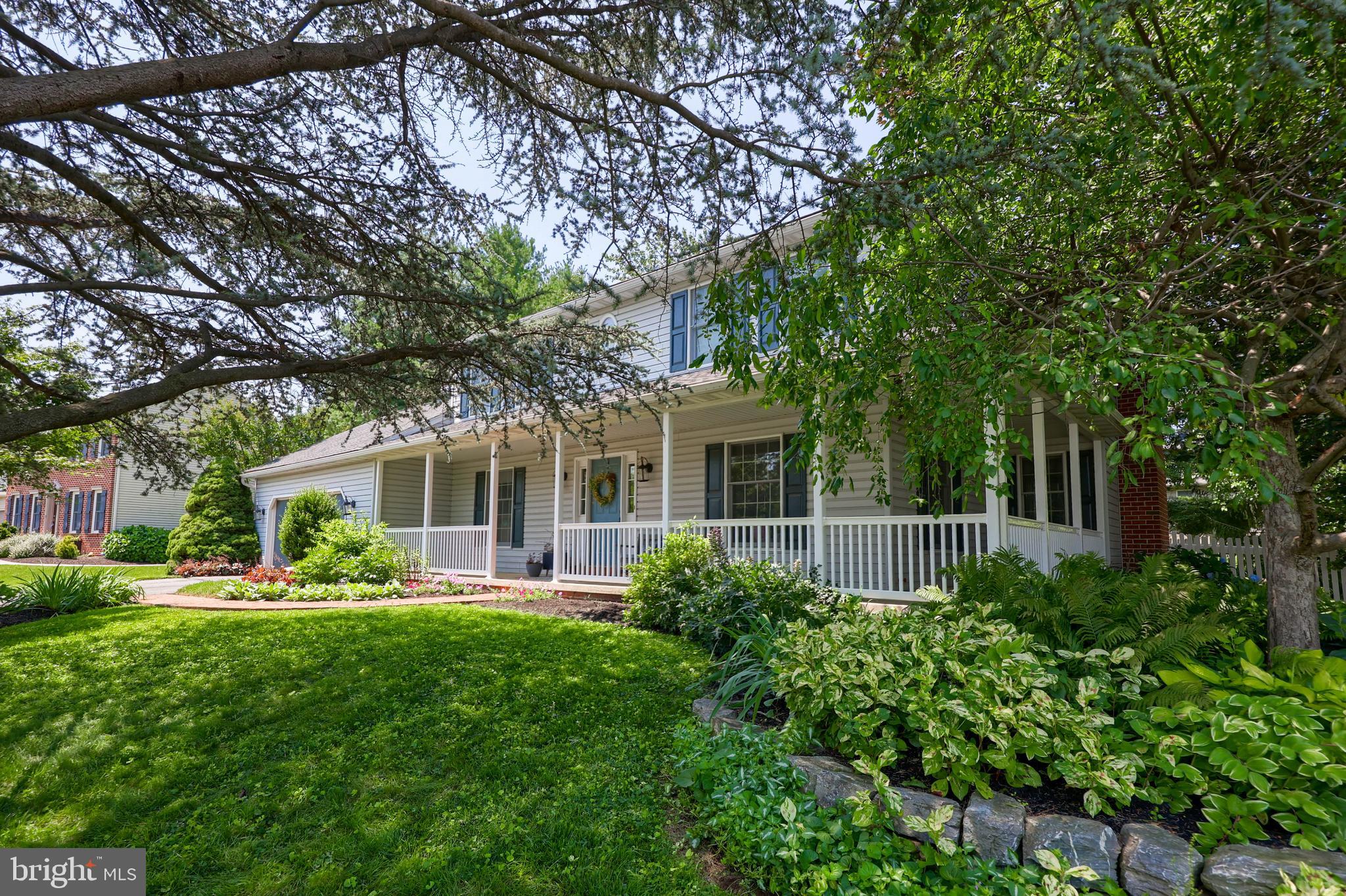 WOODS EDGE - Residential