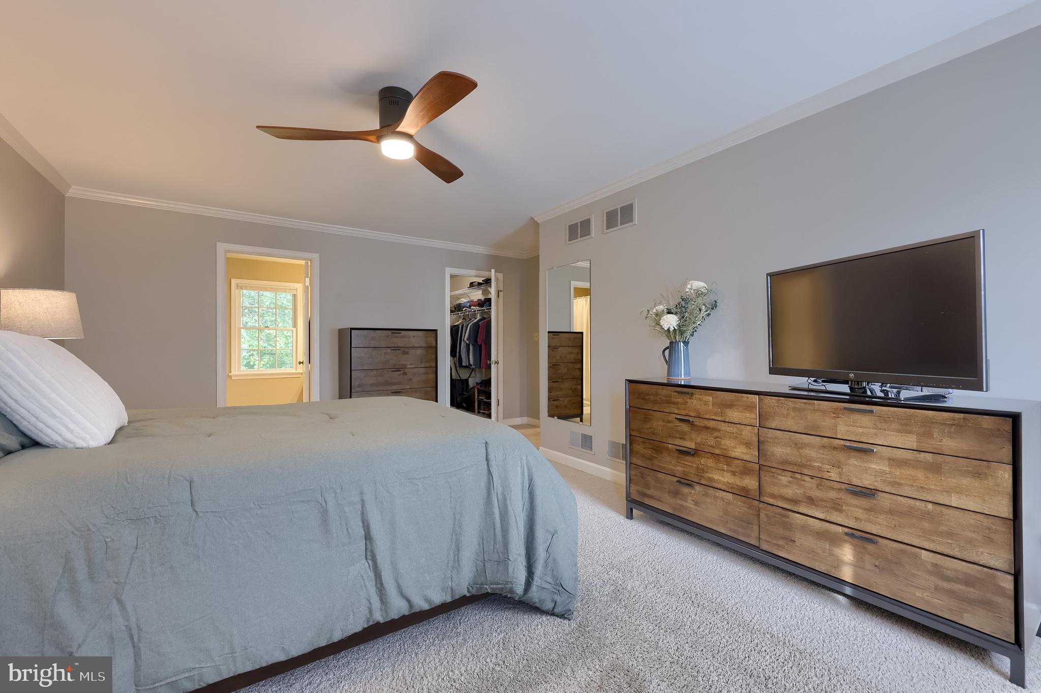 WOODS EDGE - Residential