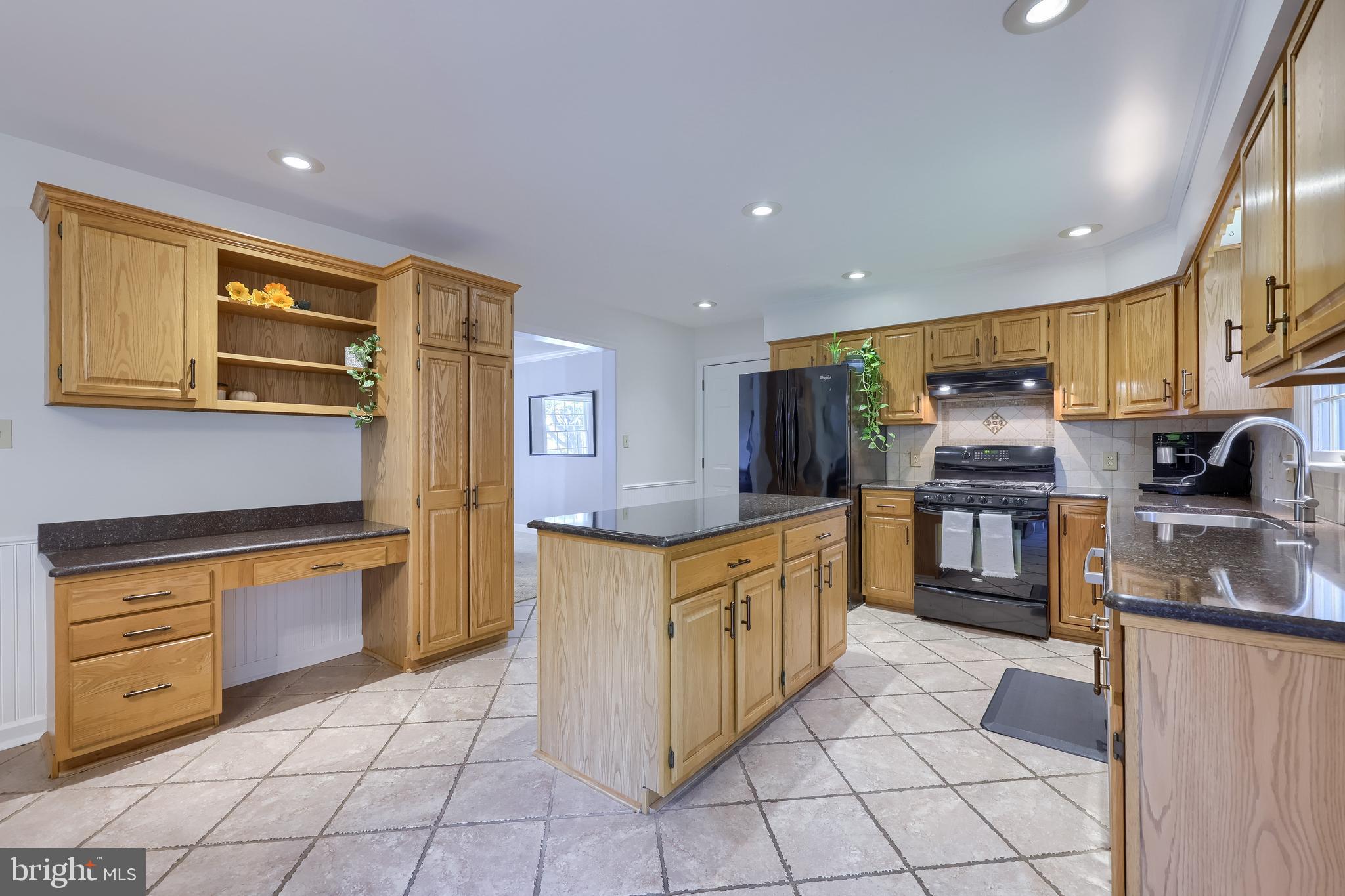 WOODS EDGE - Residential