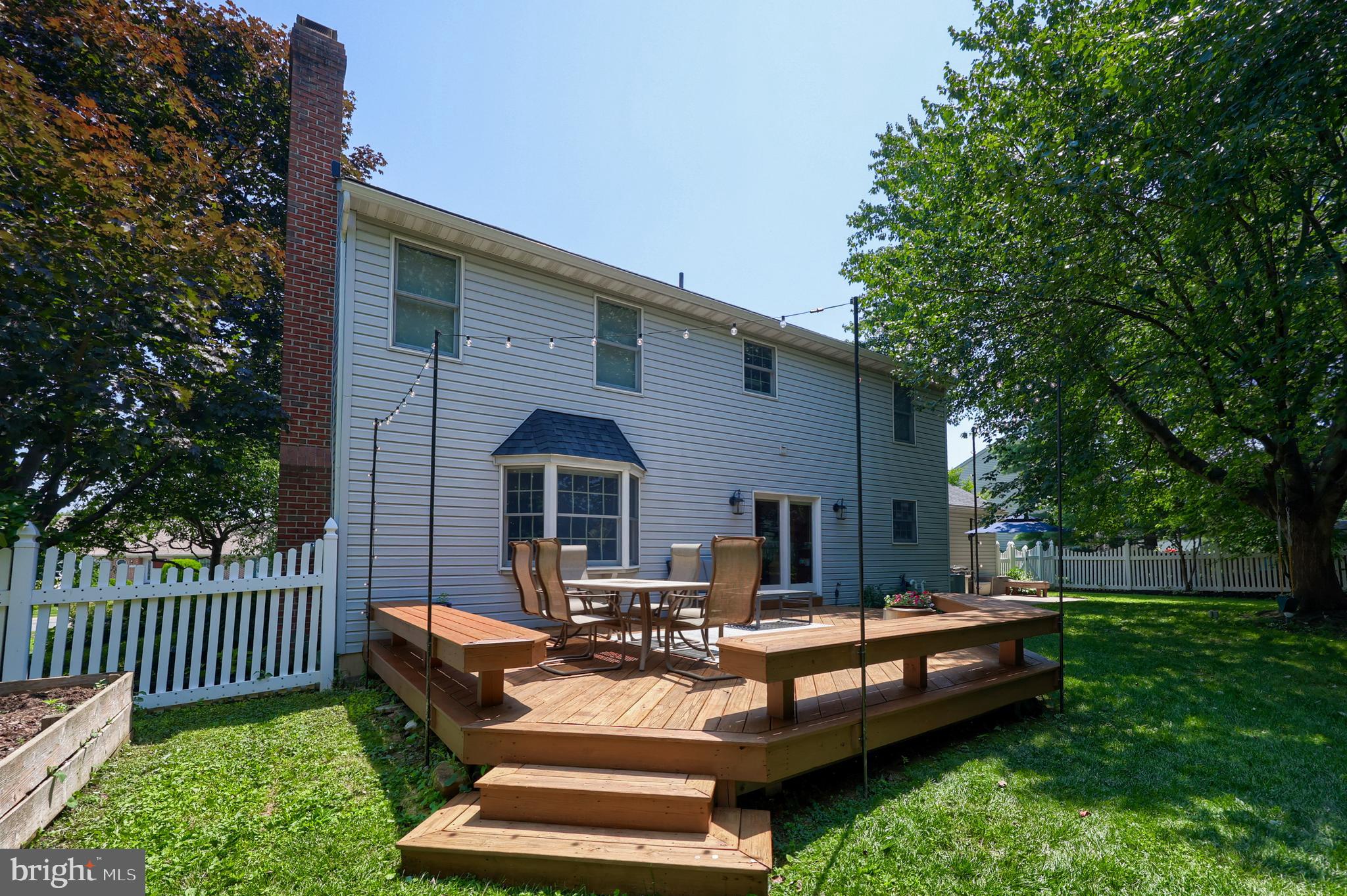 WOODS EDGE - Residential