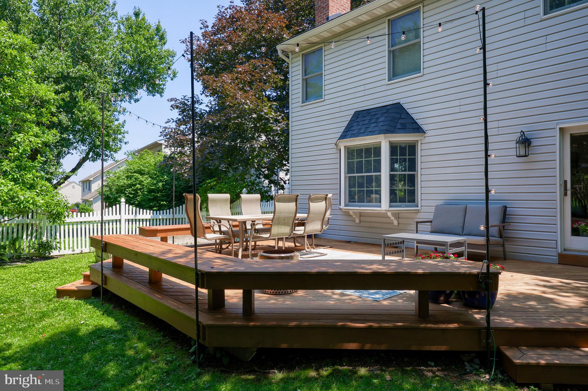 WOODS EDGE - Residential