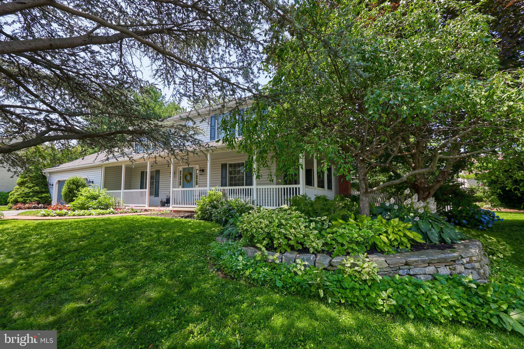 WOODS EDGE - Residential