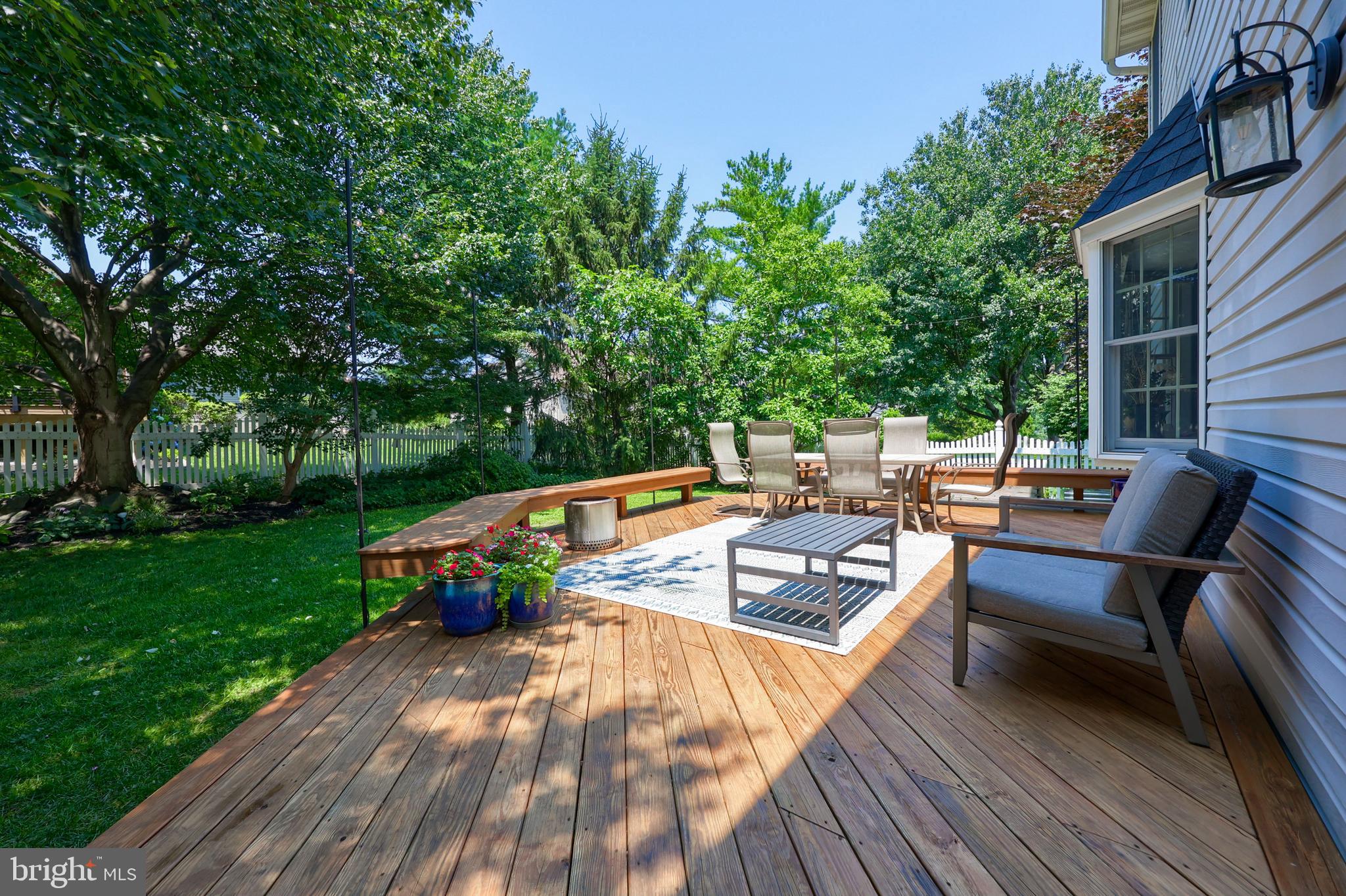 WOODS EDGE - Residential