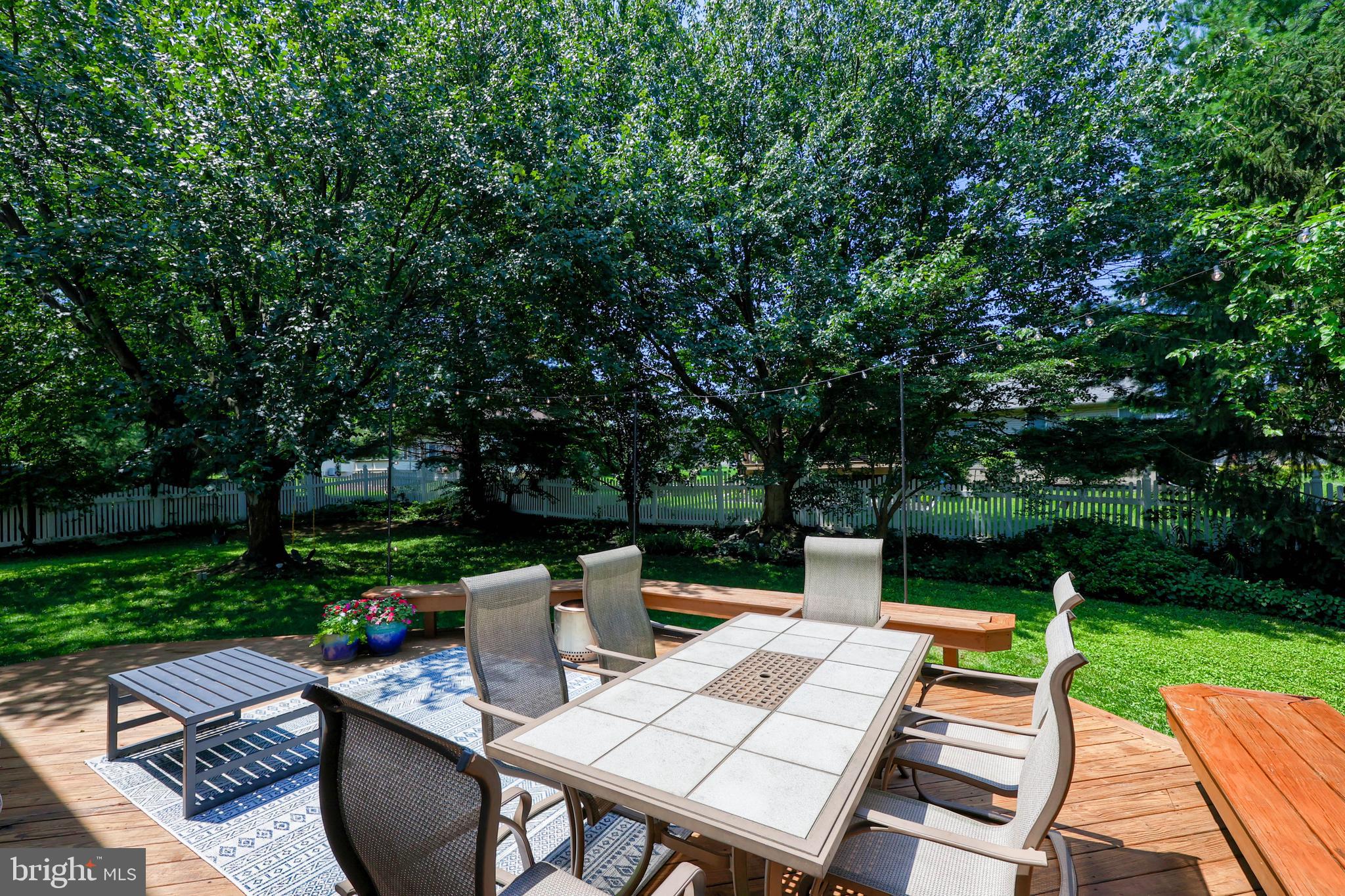 WOODS EDGE - Residential