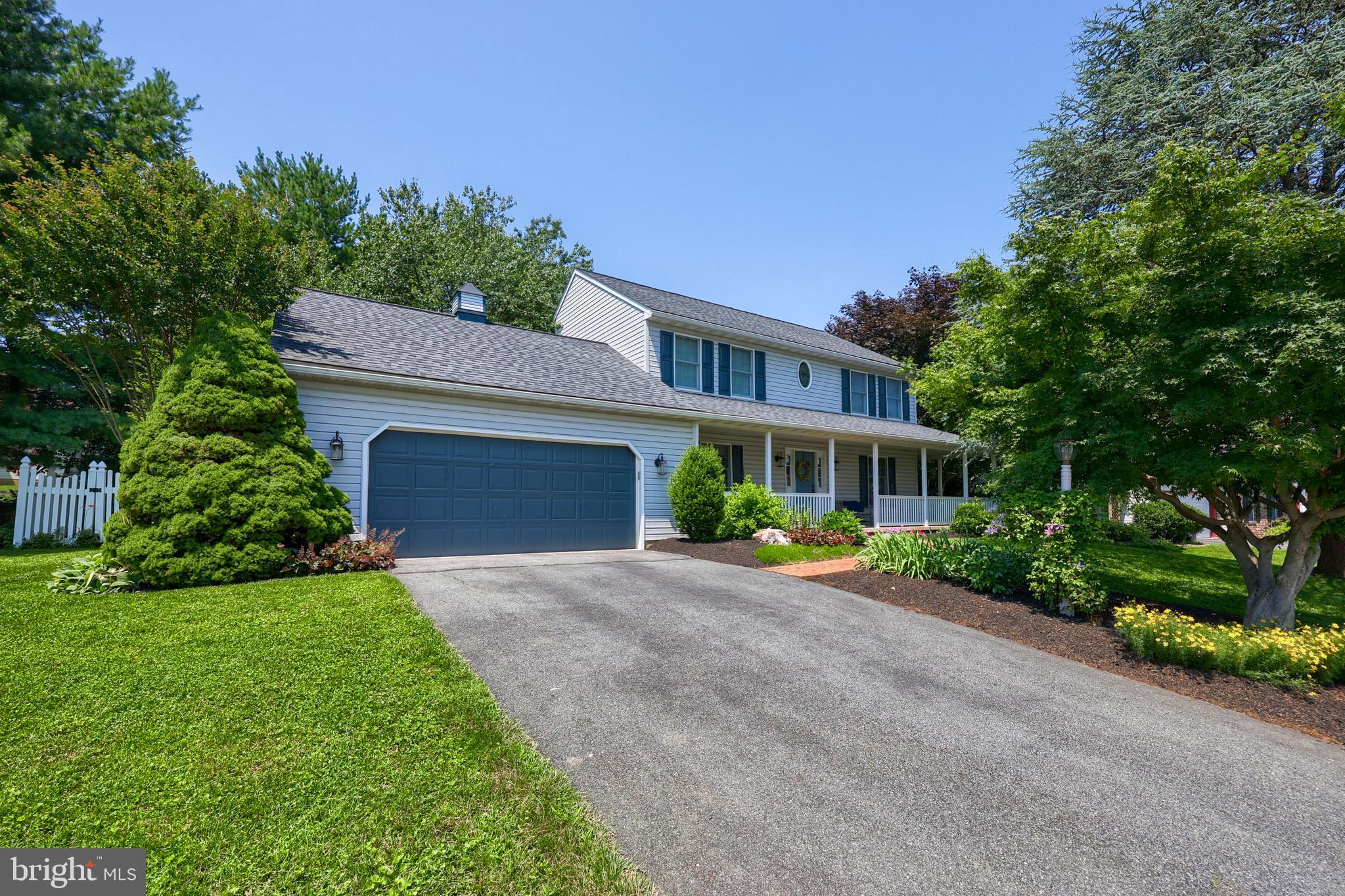 WOODS EDGE - Residential