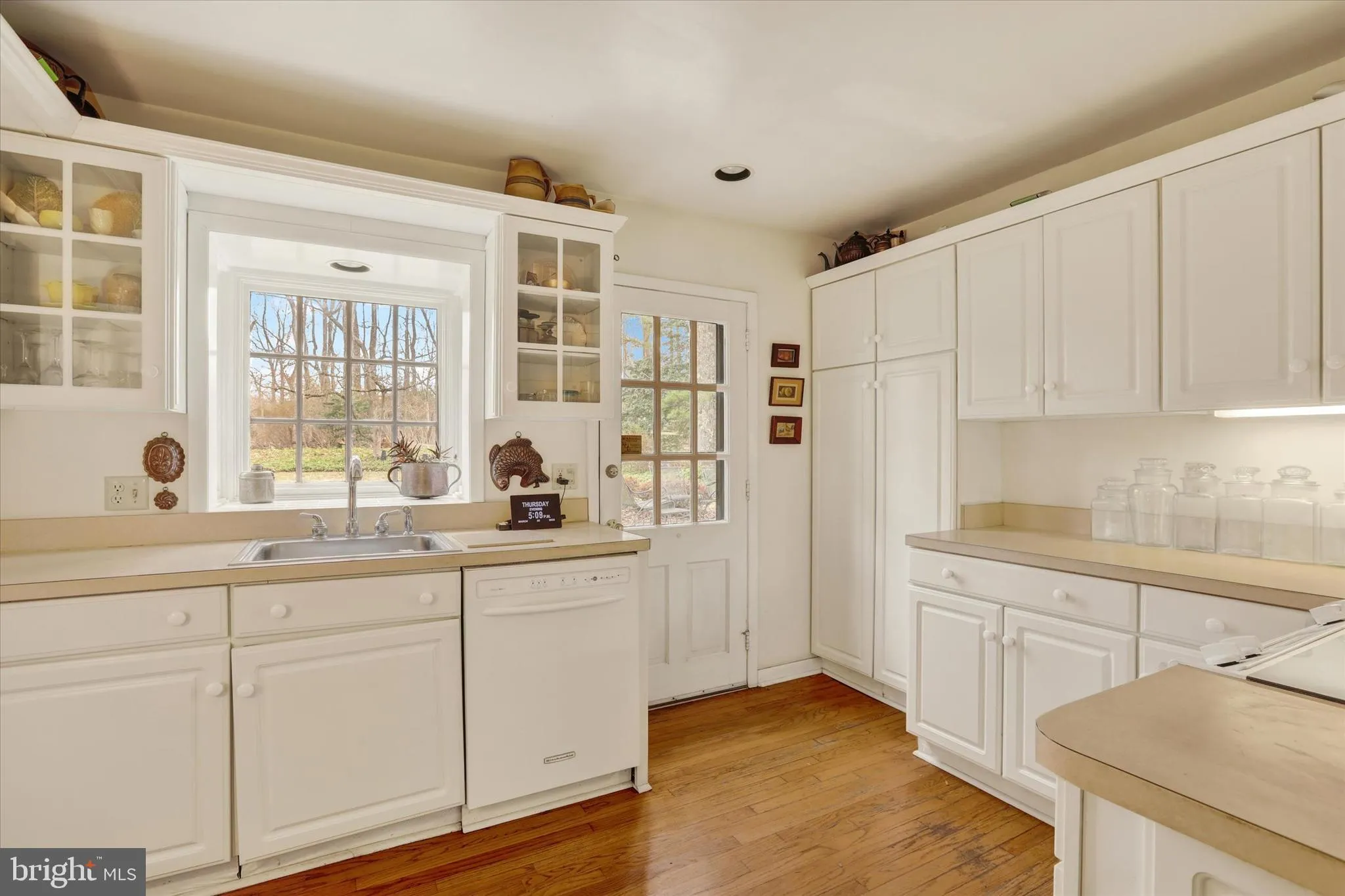 Princeton, New Jersey 08540, United States, 4 Bedrooms Bedrooms, ,Residential,Pending,100273