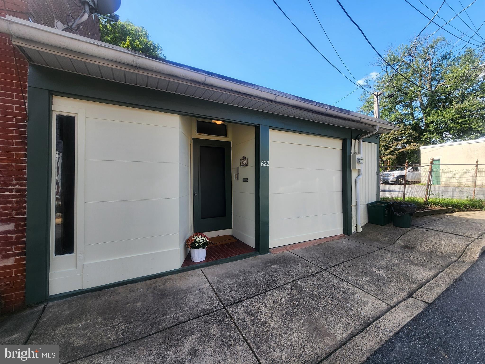 622 W MARION STREET