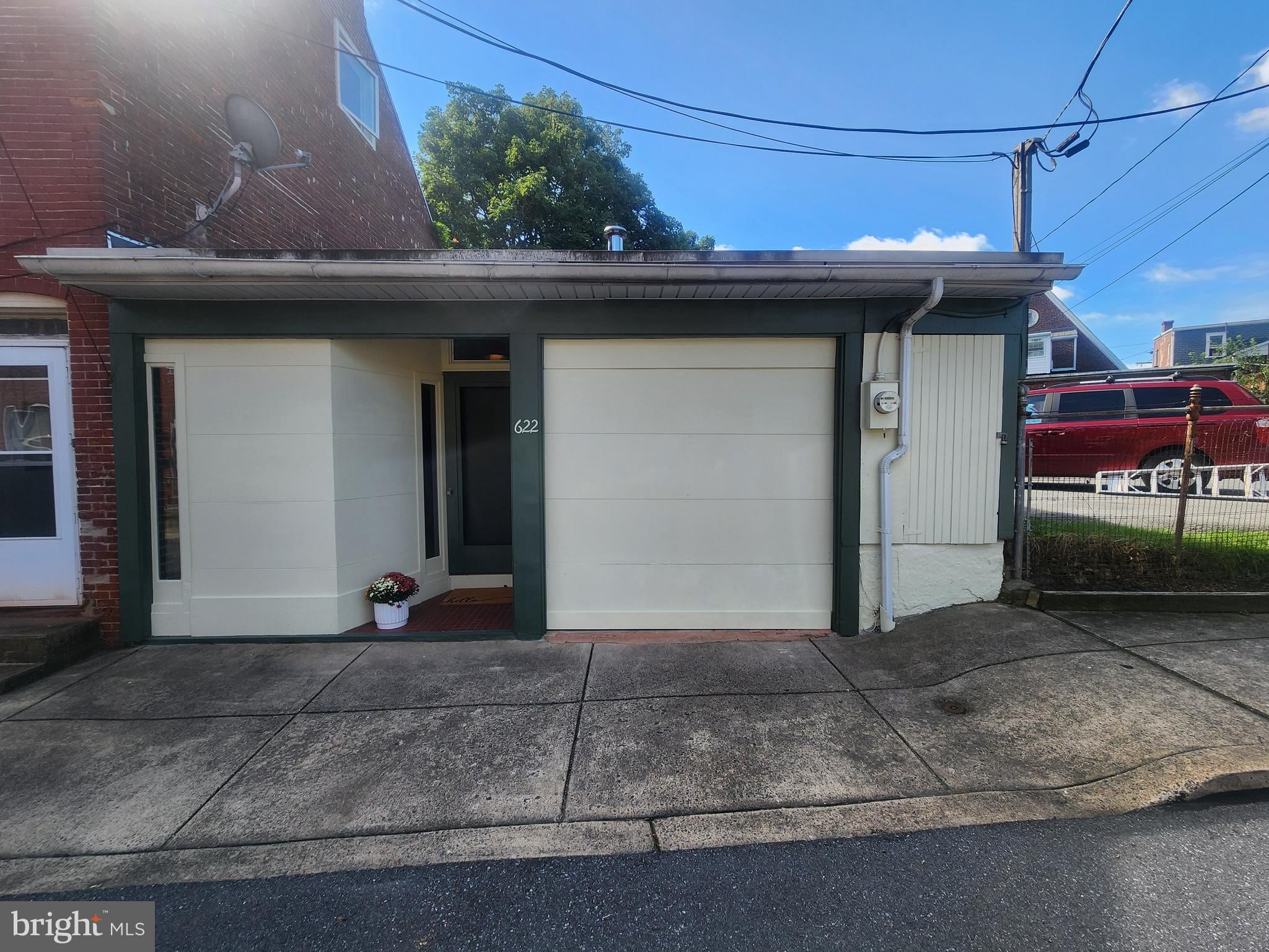 622 W MARION STREET