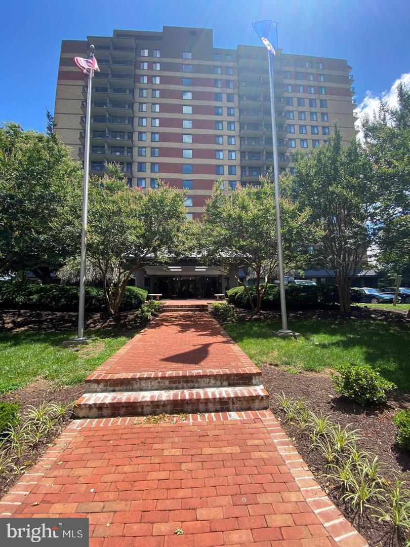 PORT ROYAL CONDOMINIUM - Residential Lease