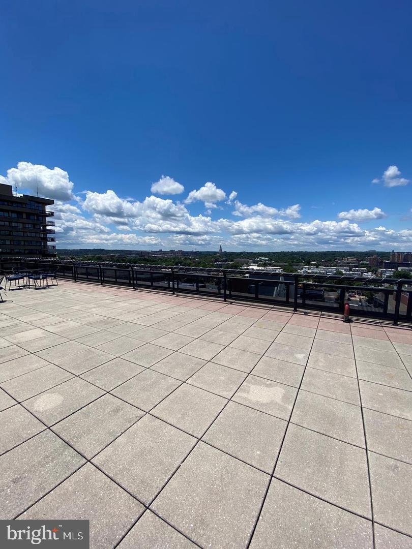 PORT ROYAL CONDOMINIUM - Residential Lease