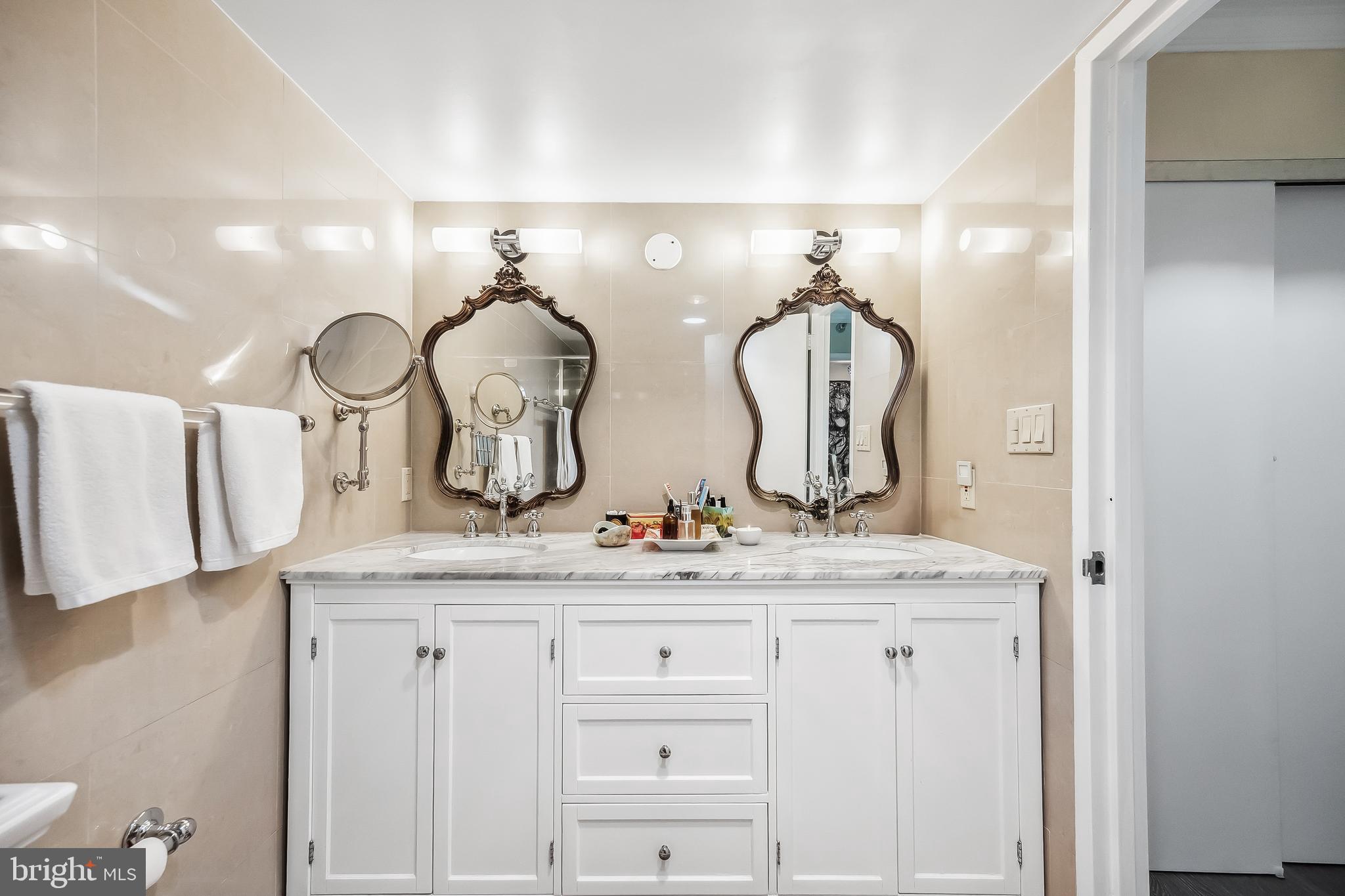 ENCORE OF MCLEAN - Residential