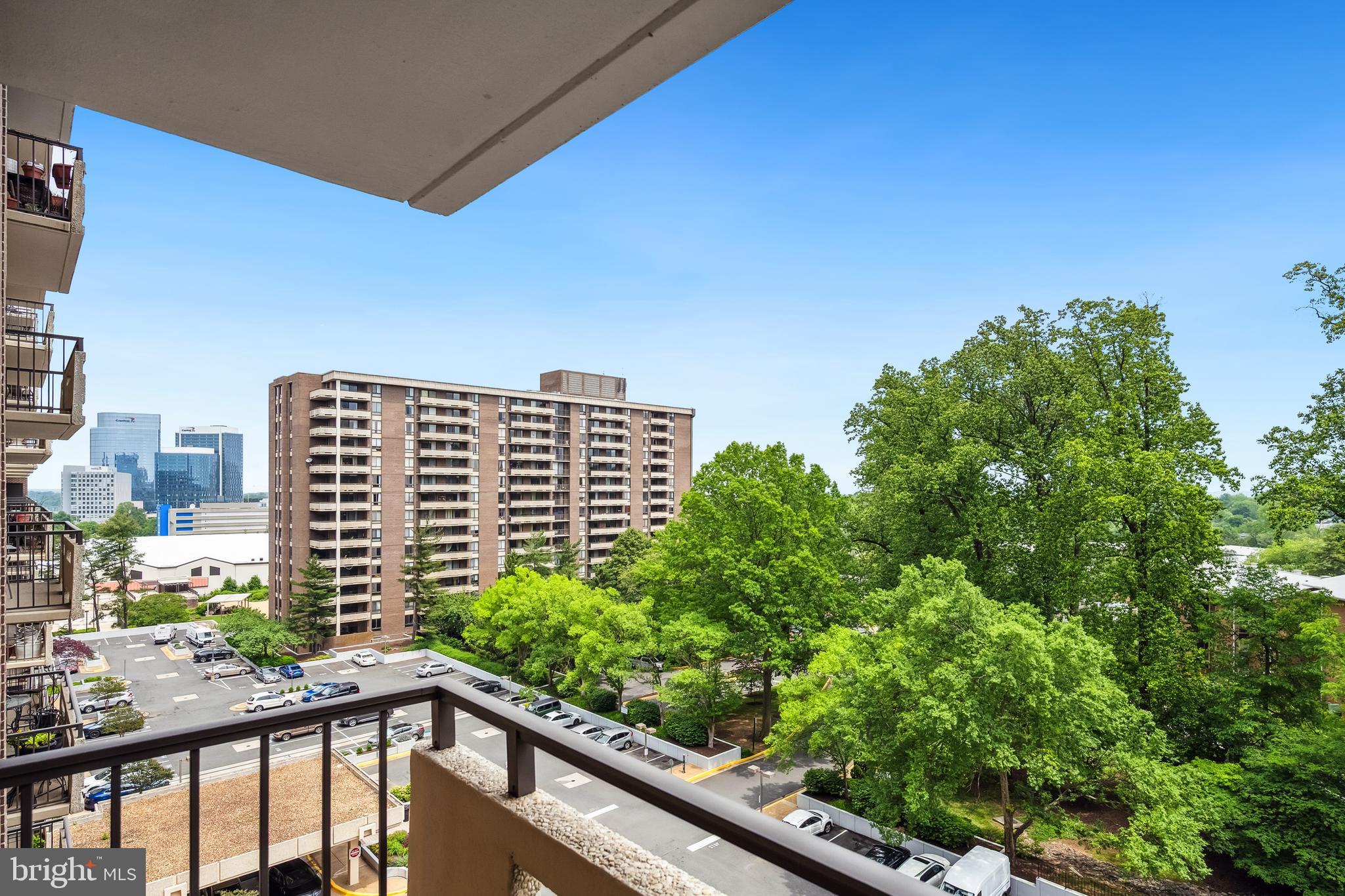 ENCORE OF MCLEAN - Residential