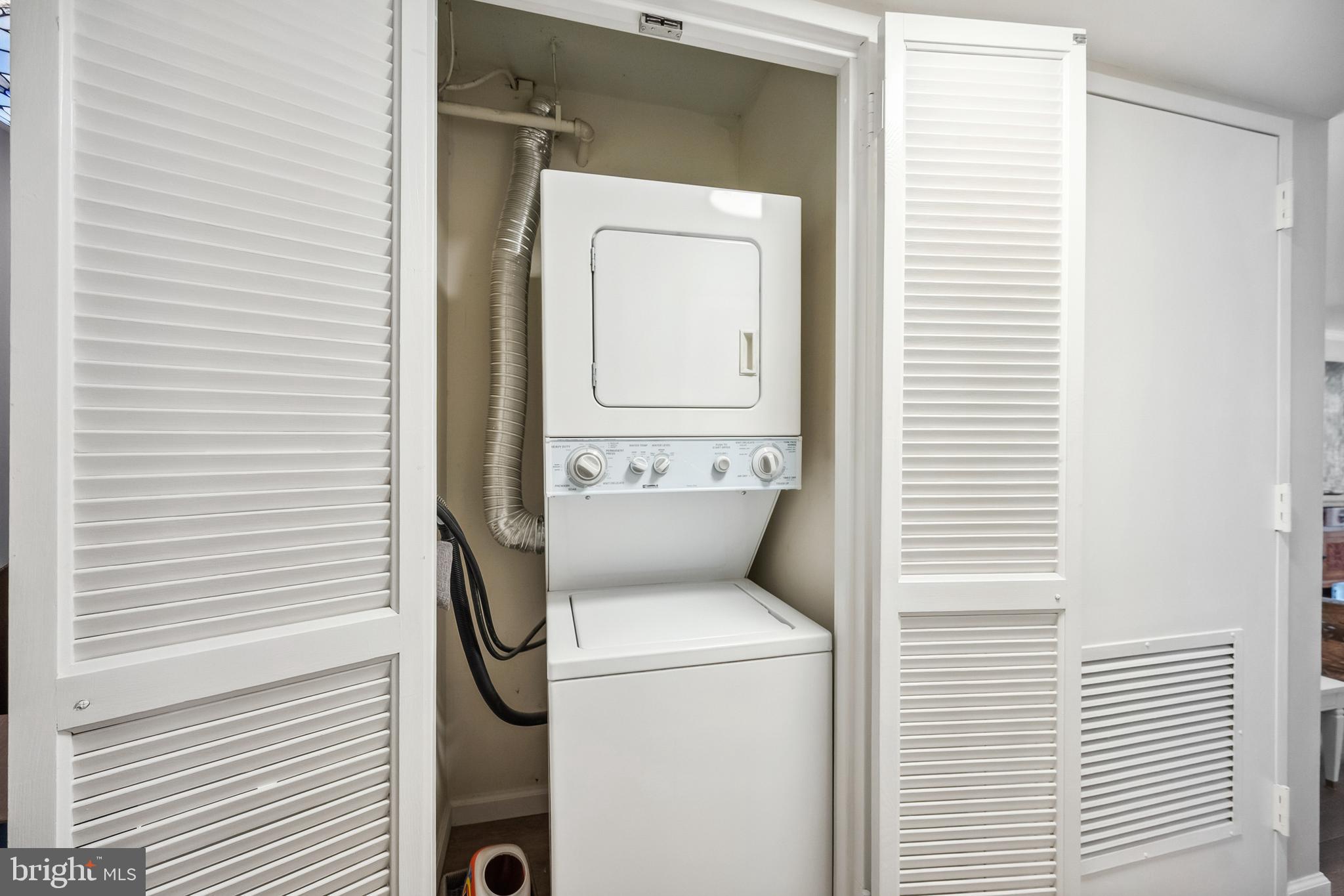 ENCORE OF MCLEAN - Residential