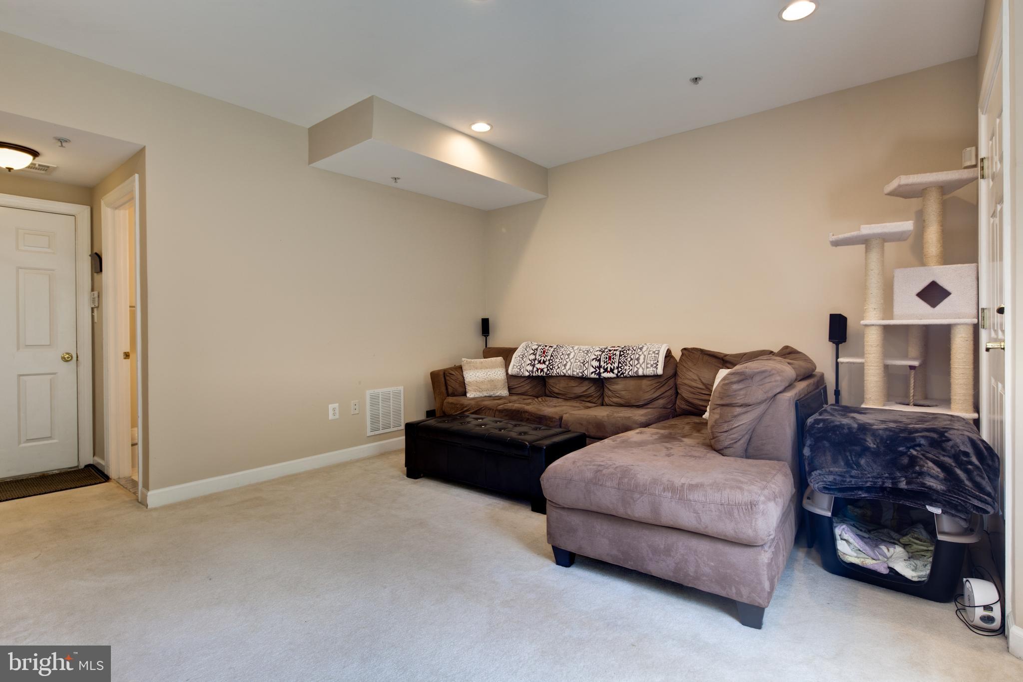 HUNTING RIDGE - Residential Lease