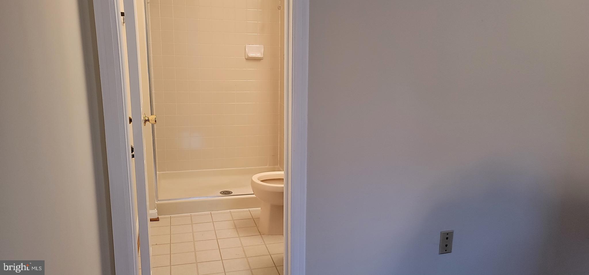 SADDLE CREEK - Residential Lease