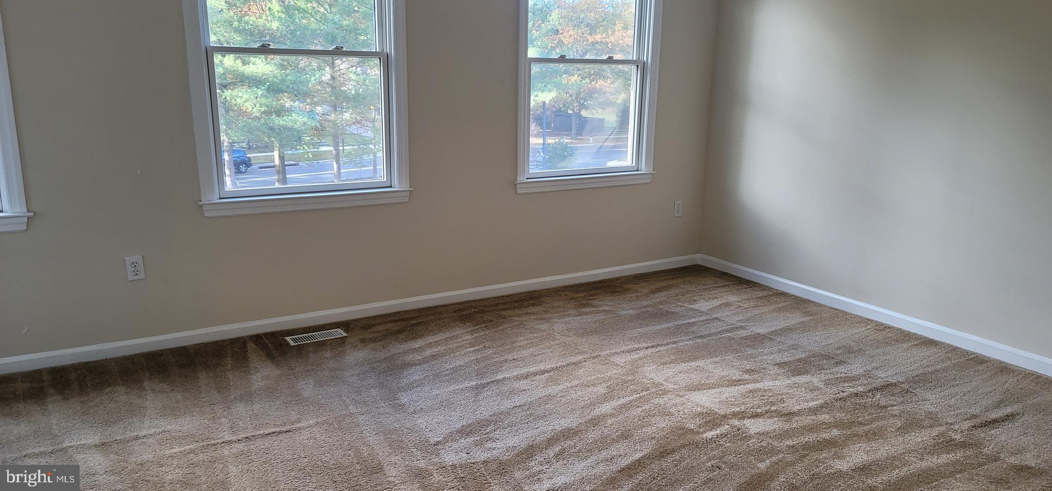 SADDLE CREEK - Residential Lease