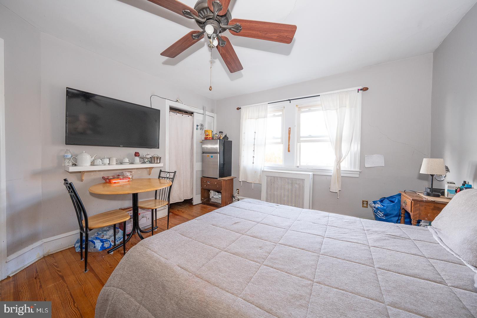 BEVERLY HILLS - Residential