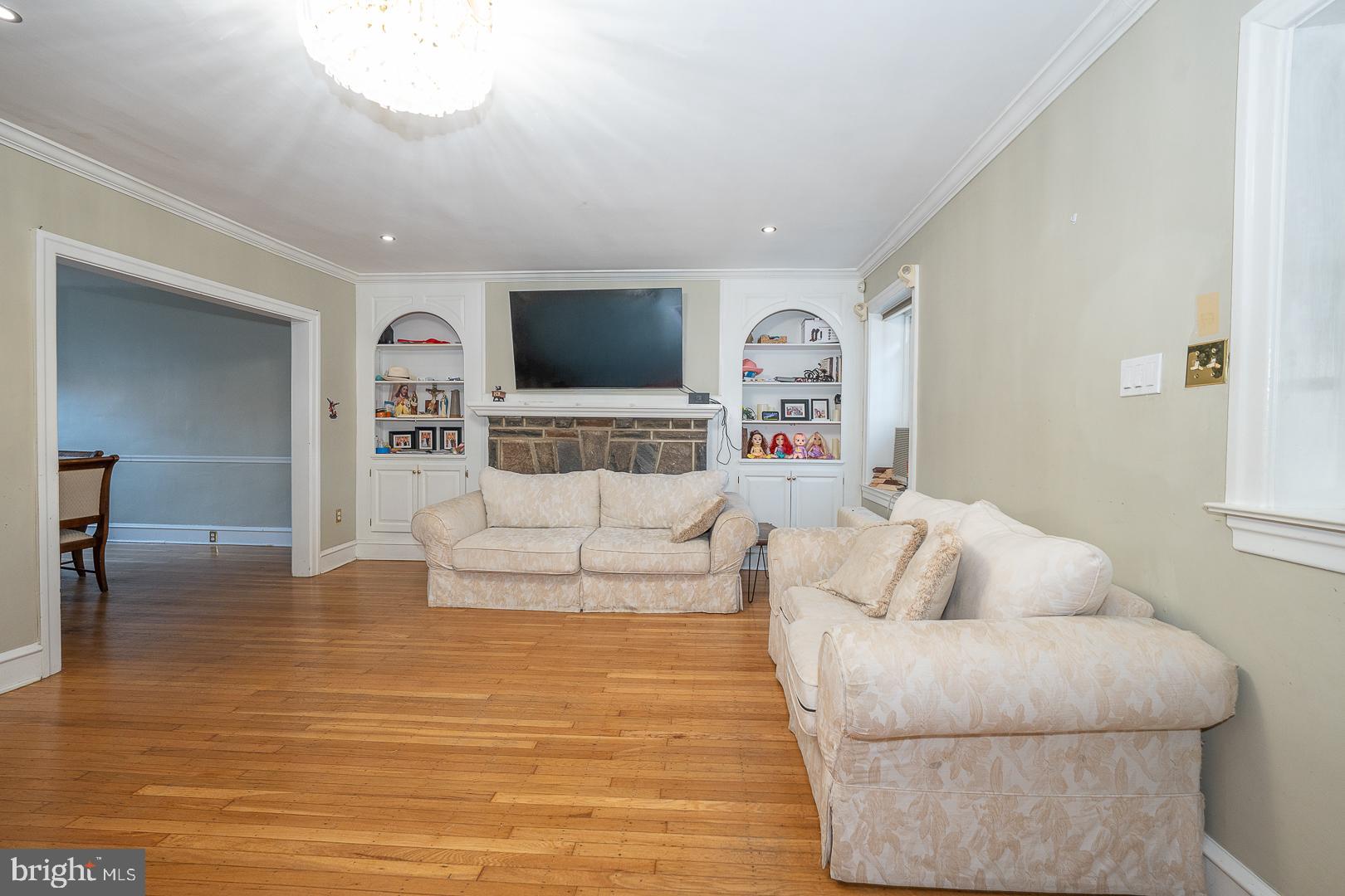 BEVERLY HILLS - Residential