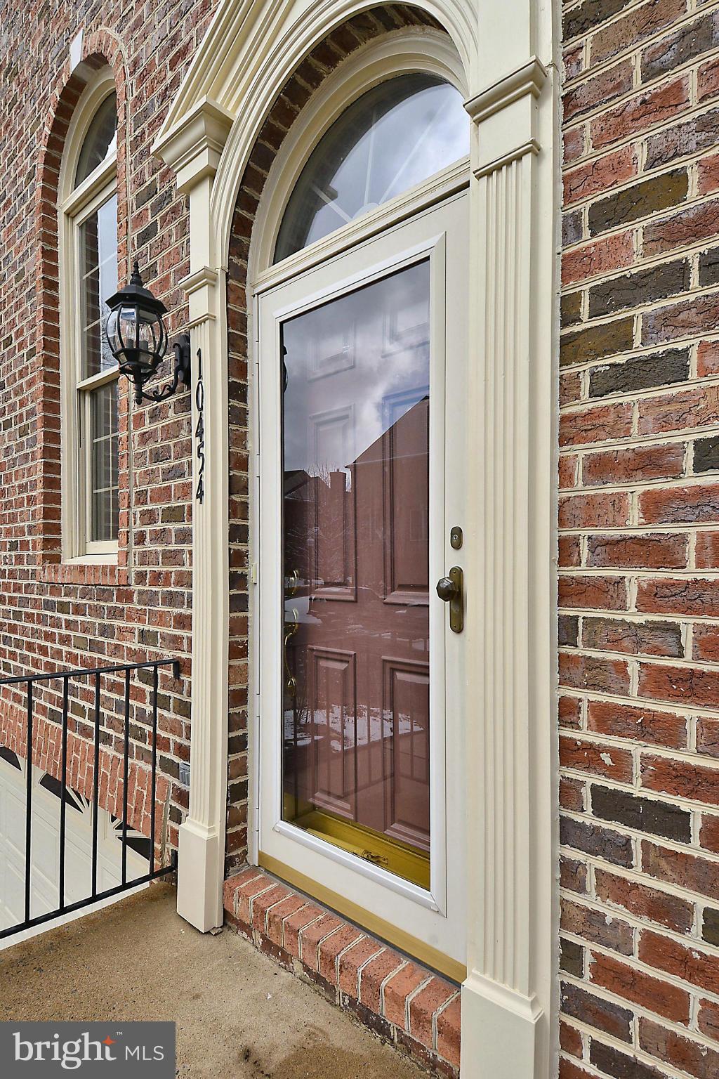 CRESTMONT TOWNHOUSES - Residential