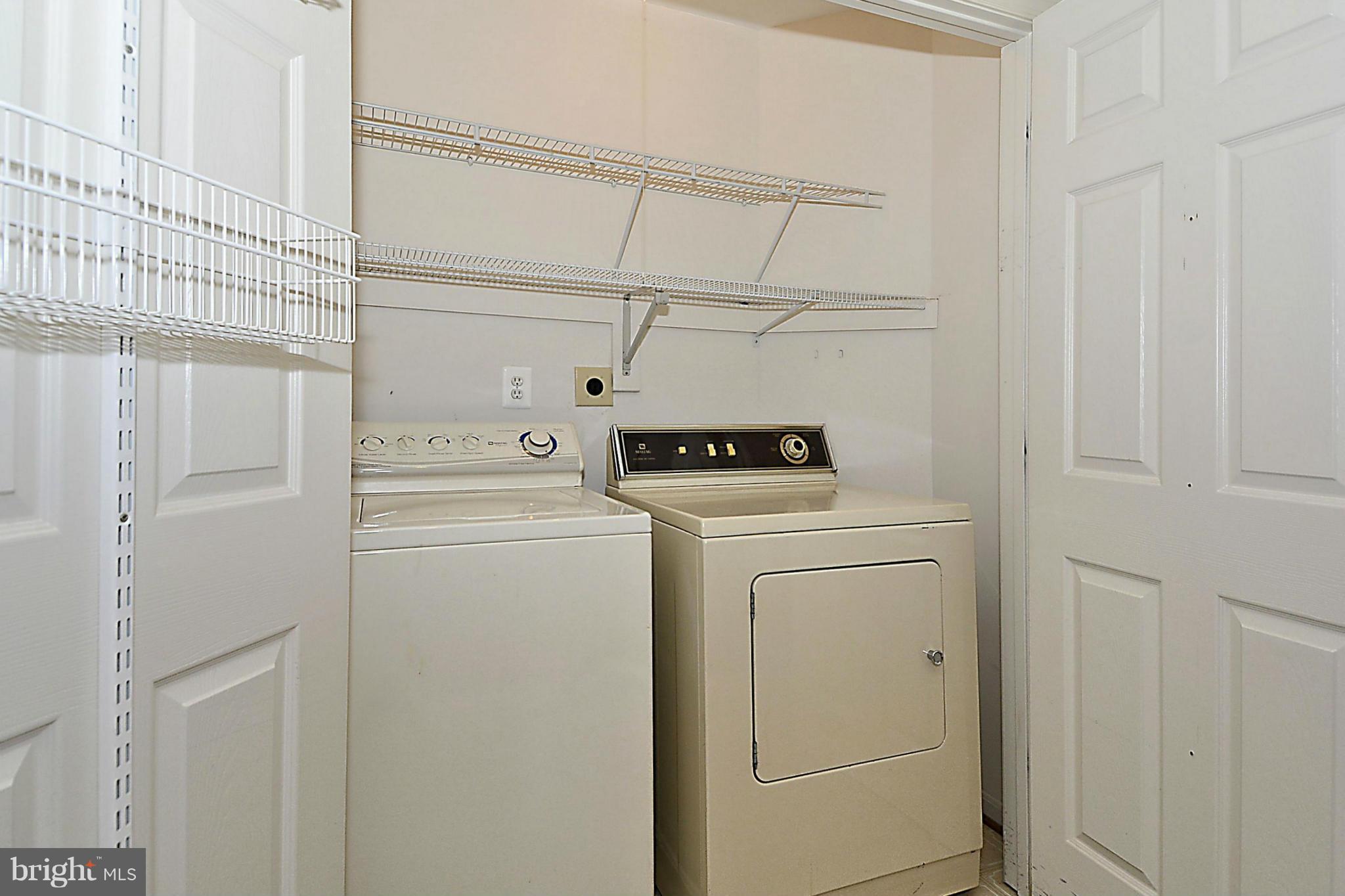 CRESTMONT TOWNHOUSES - Residential