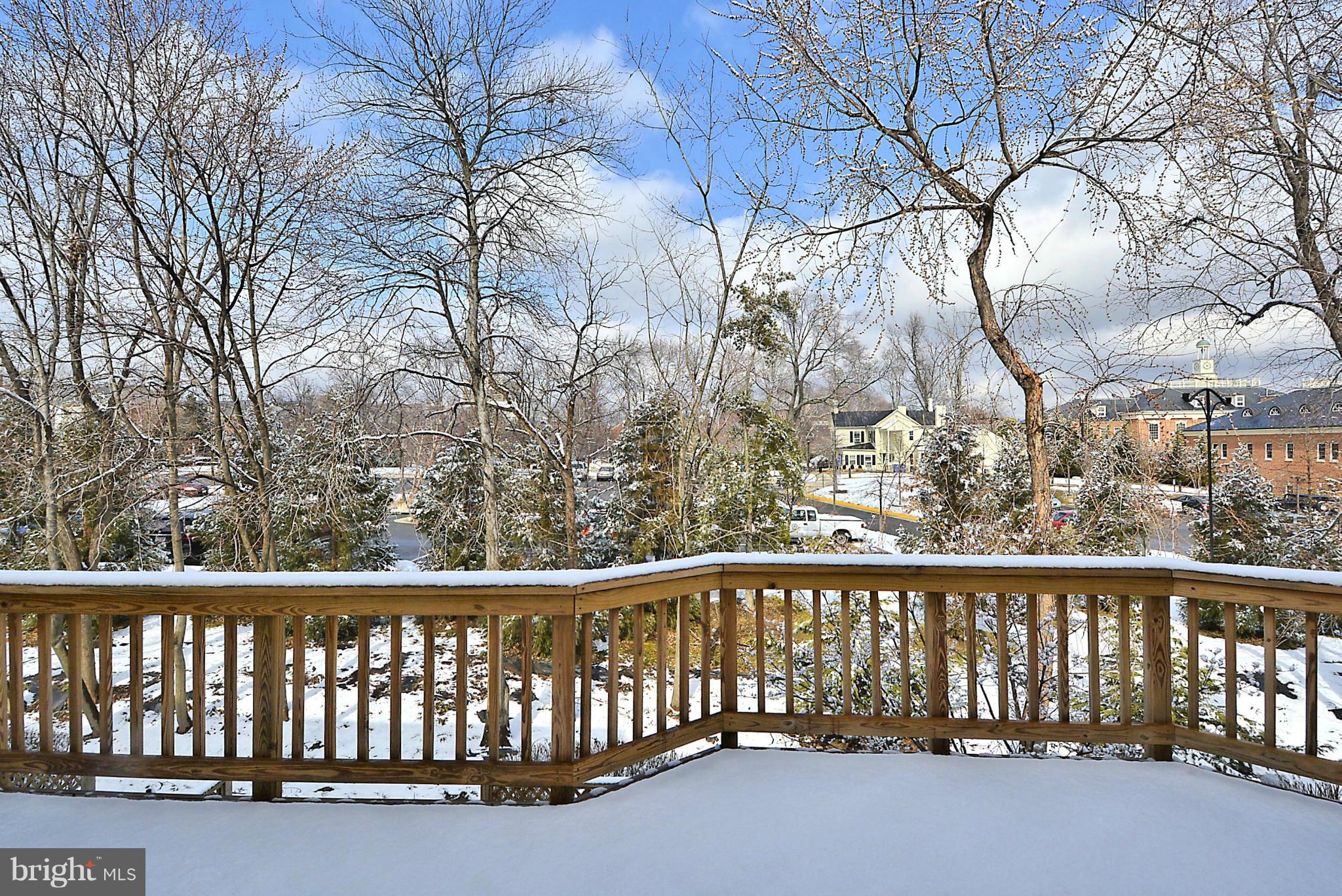 CRESTMONT TOWNHOUSES - Residential
