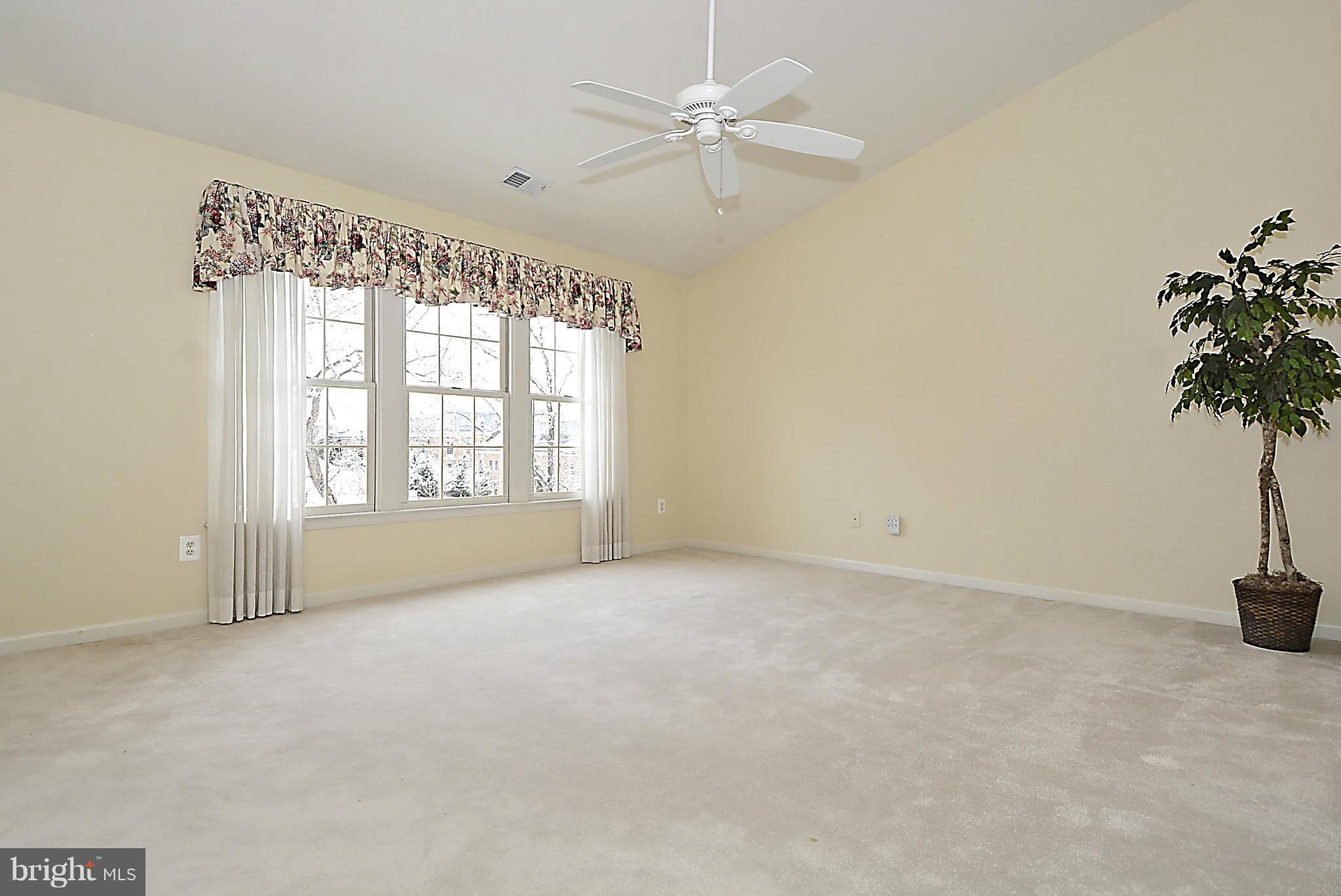 CRESTMONT TOWNHOUSES - Residential