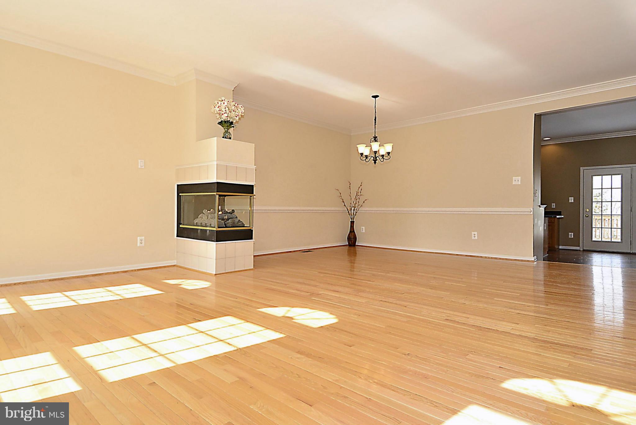 CRESTMONT TOWNHOUSES - Residential