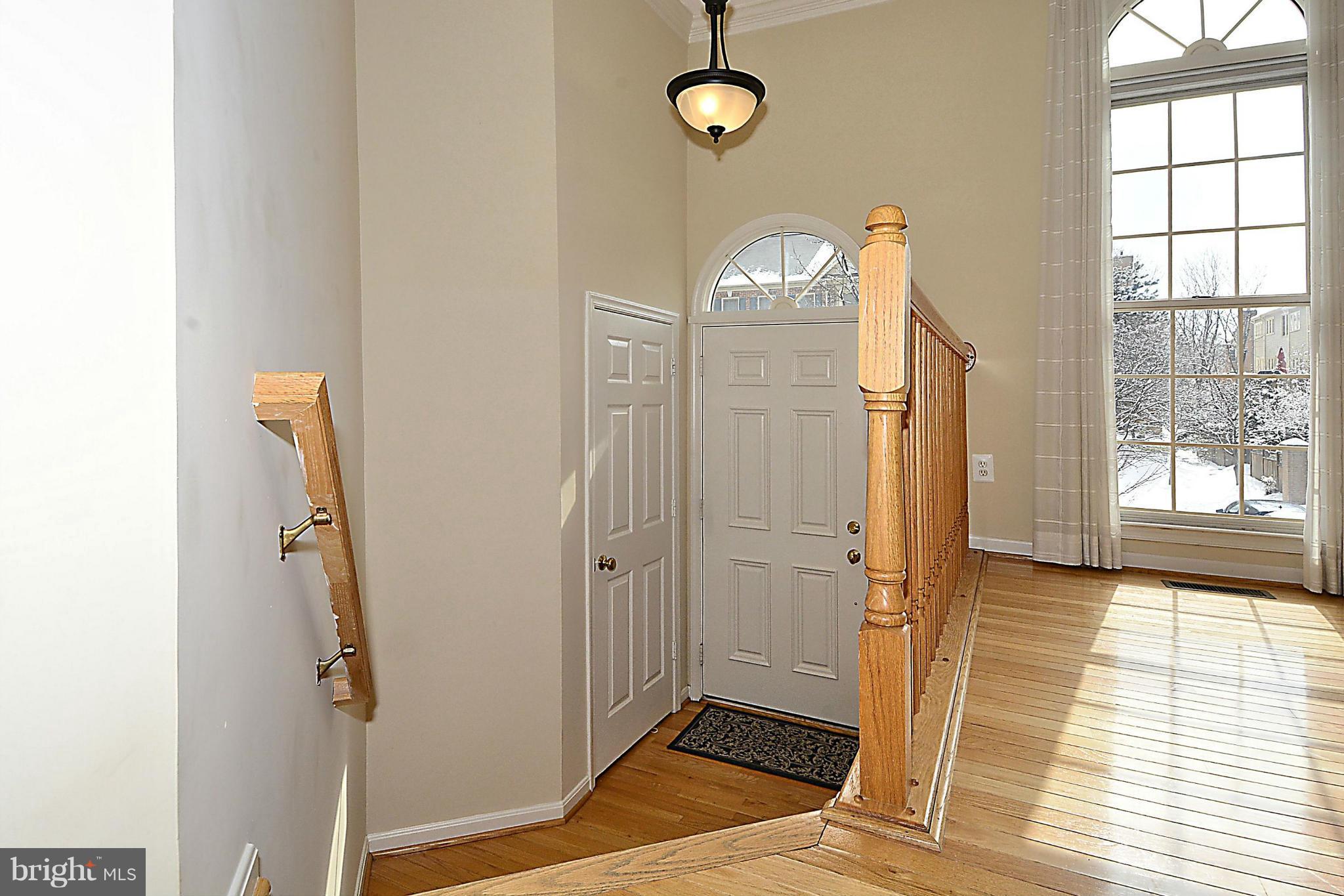 CRESTMONT TOWNHOUSES - Residential