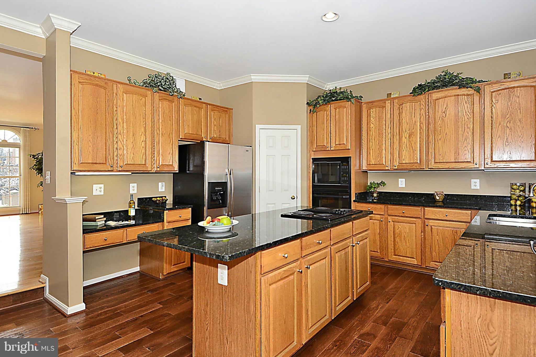 CRESTMONT TOWNHOUSES - Residential