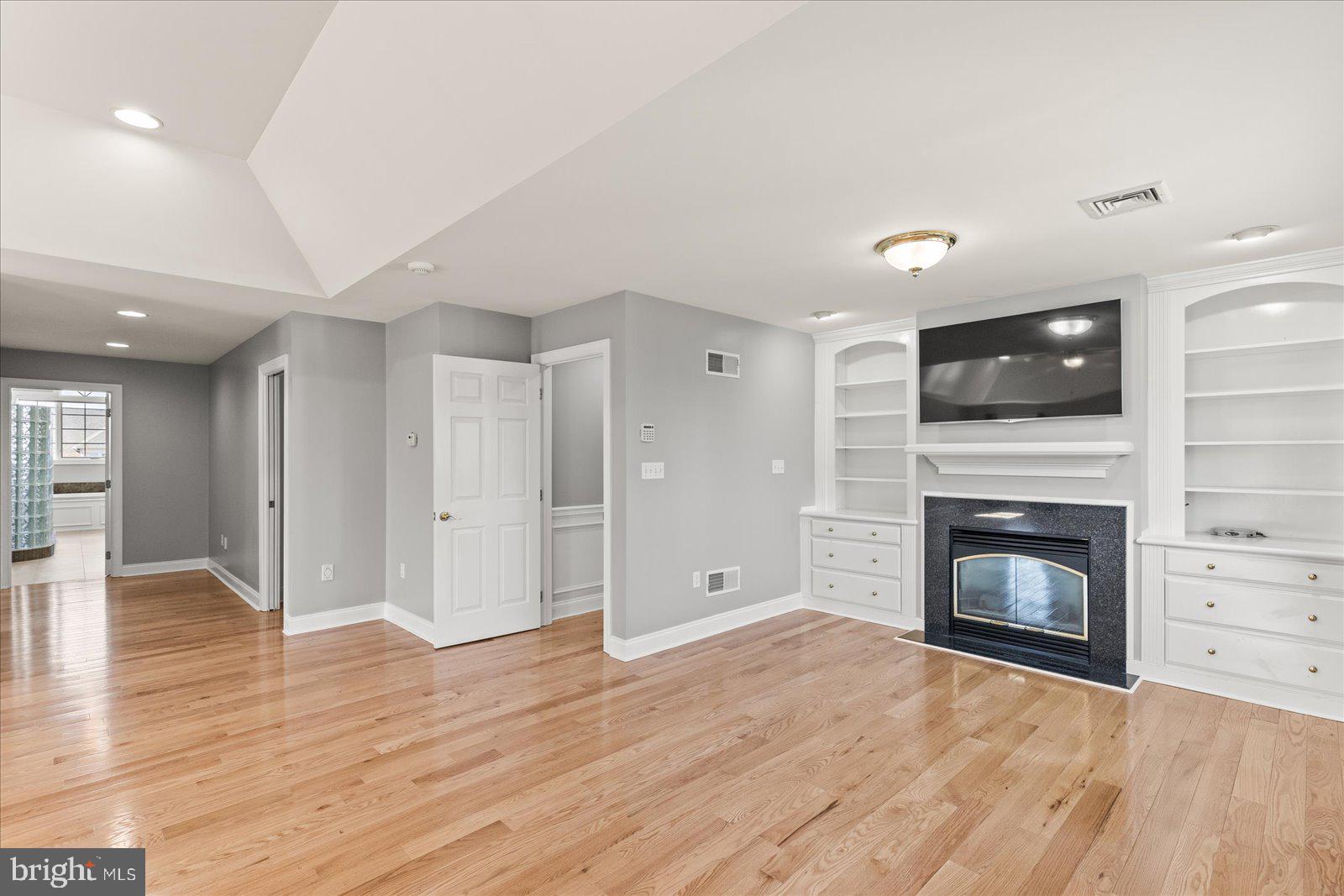 BRITTANY - Residential