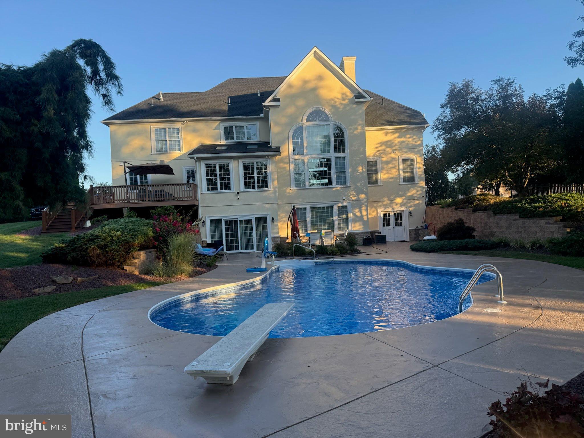 1332 STONEHENGE DRIVE