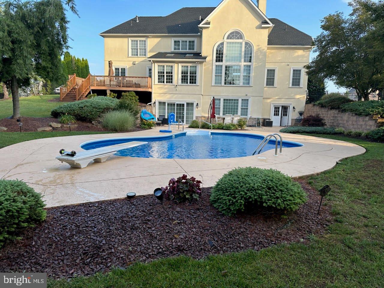 1332 STONEHENGE DRIVE