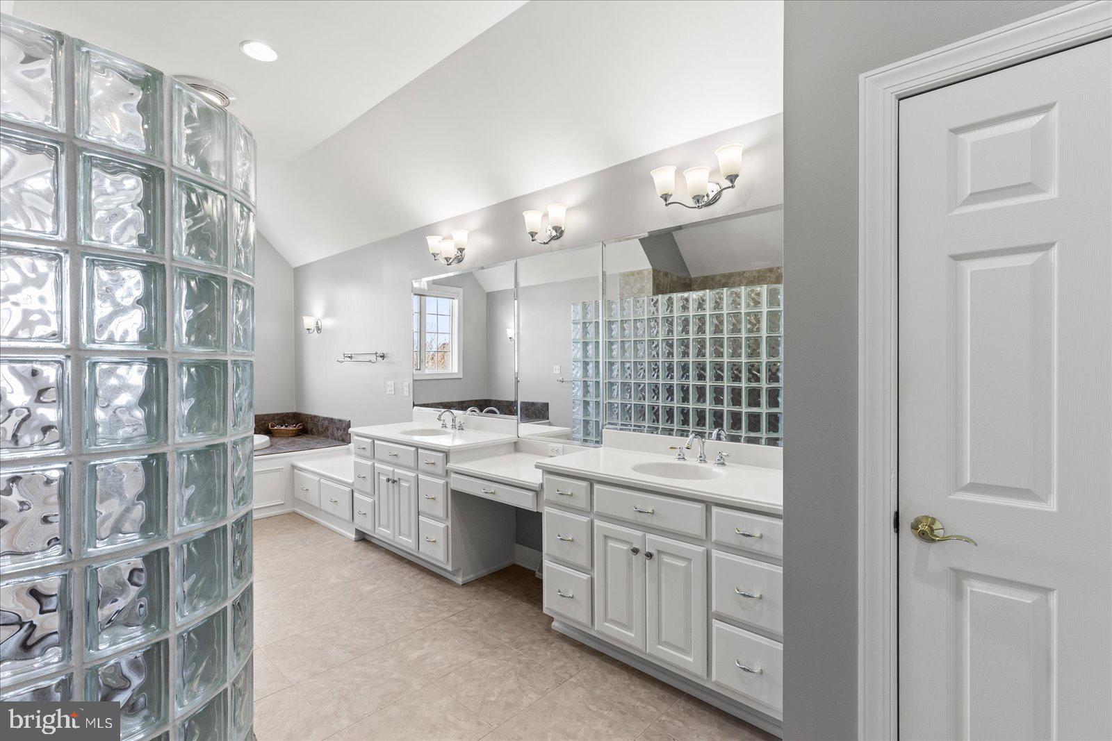 BRITTANY - Residential