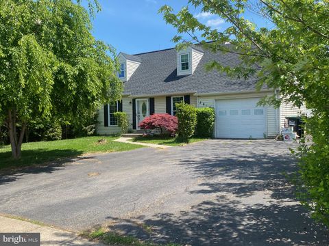 Photo of 5815 Riverside Drive, WOODBRIDGE, VA 22193 (MLS # VAPW2118226)