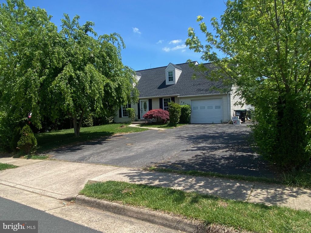 Photo of 5815 Riverside Drive, WOODBRIDGE, VA 22193 (MLS # VAPW2118226)