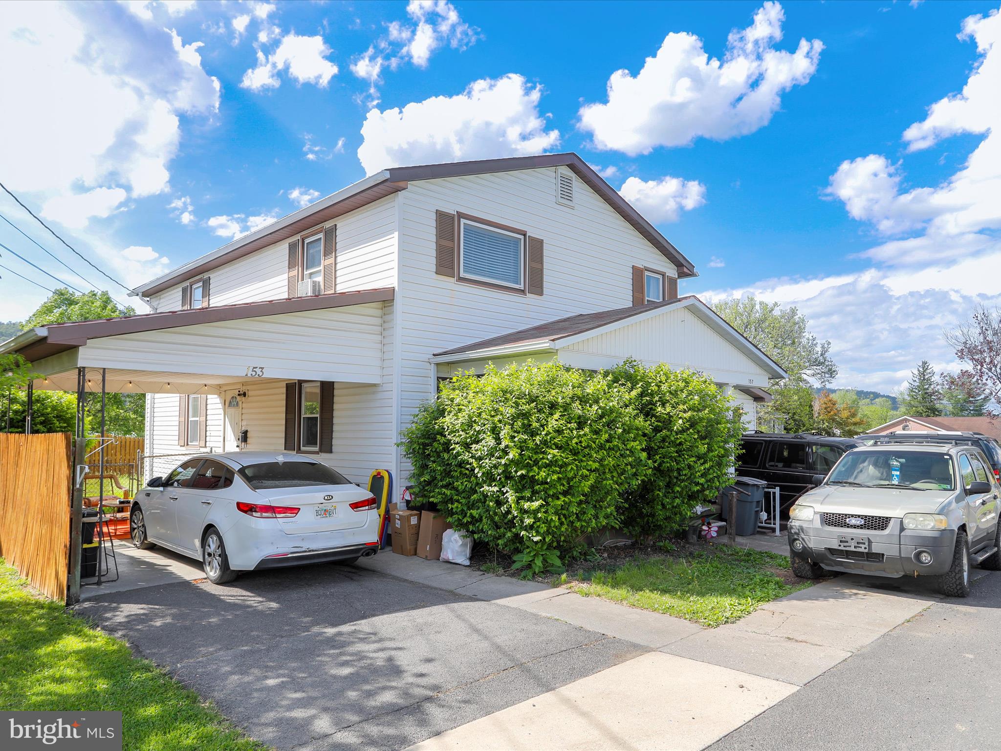 155,153,157 N CHARLEVOIX PLACE