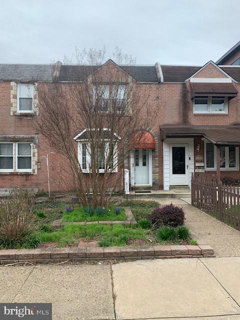 ROXBOROUGH - Residential