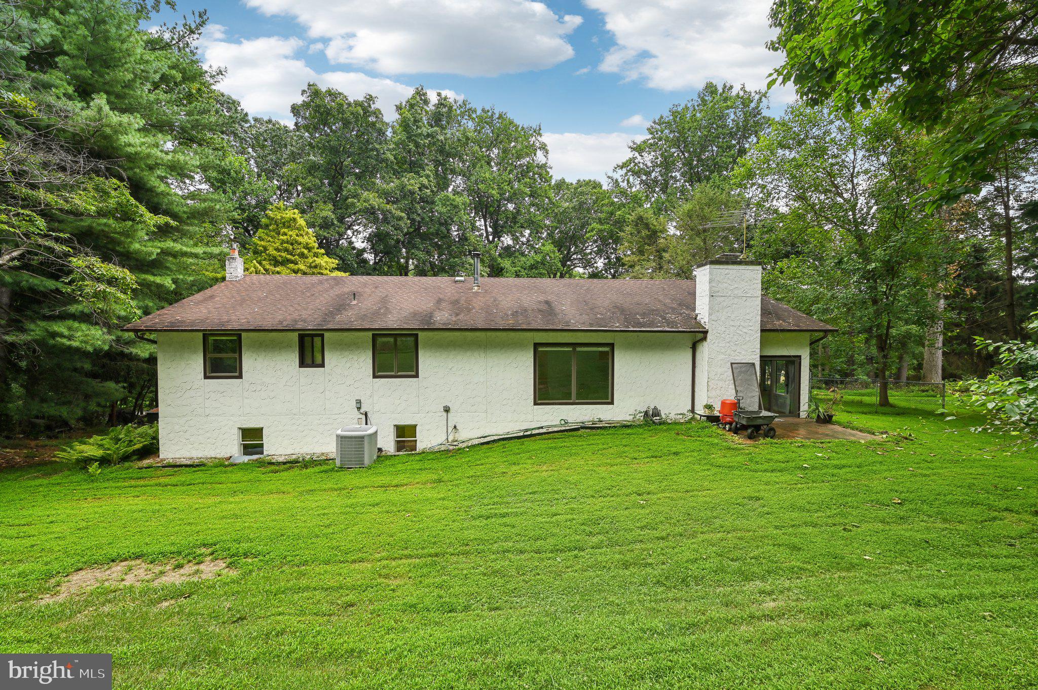 BRIAR HILL - Residential