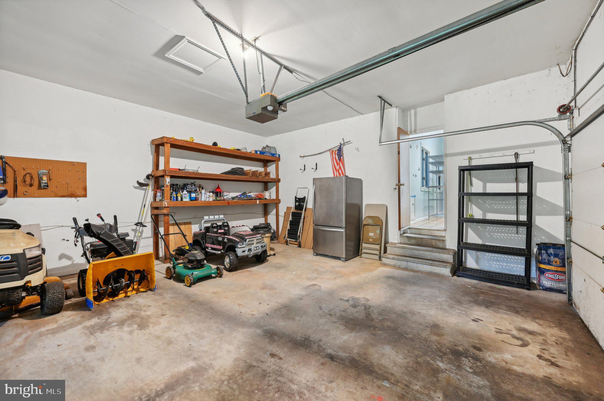 BRIAR HILL - Residential