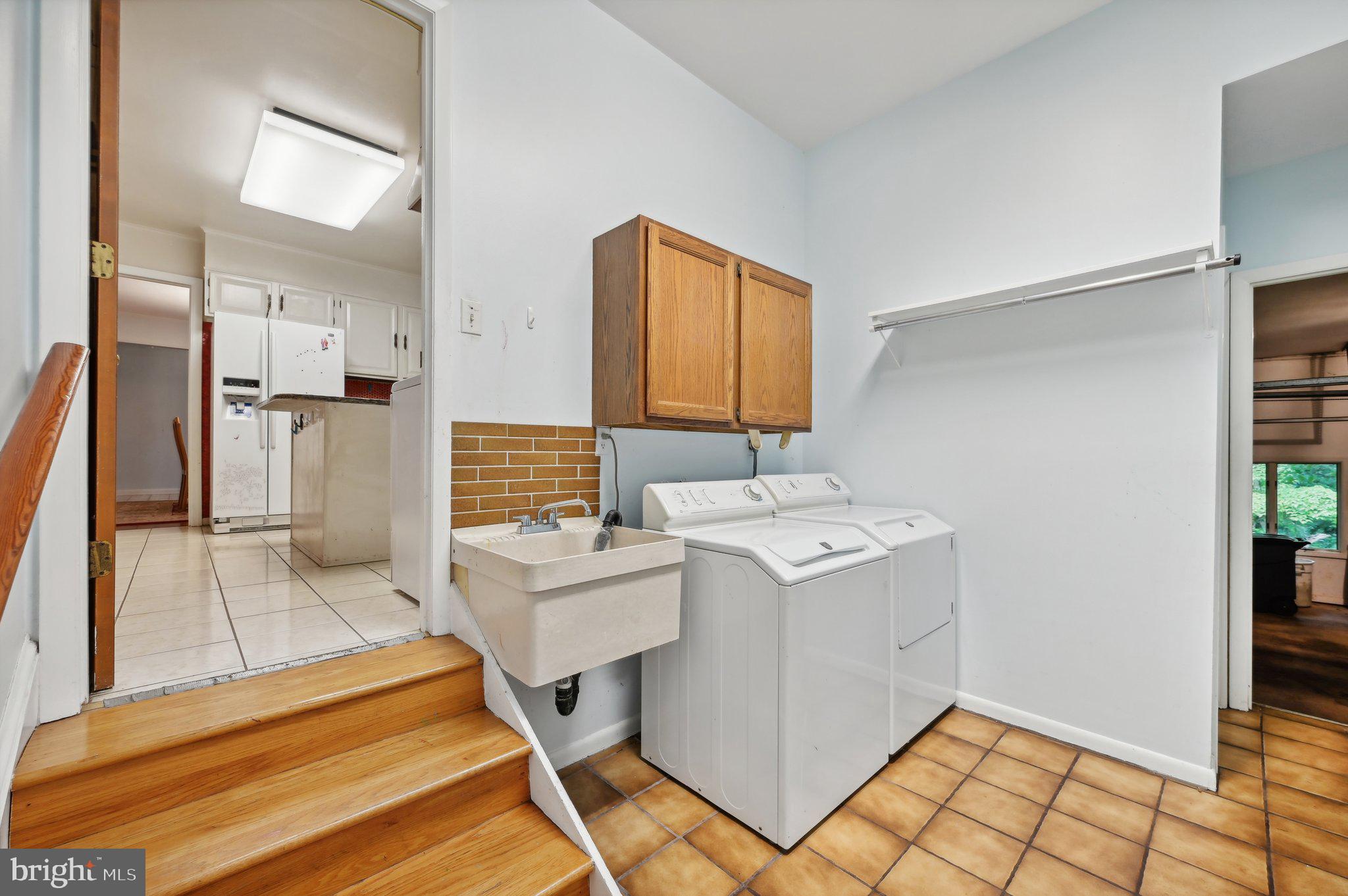 BRIAR HILL - Residential