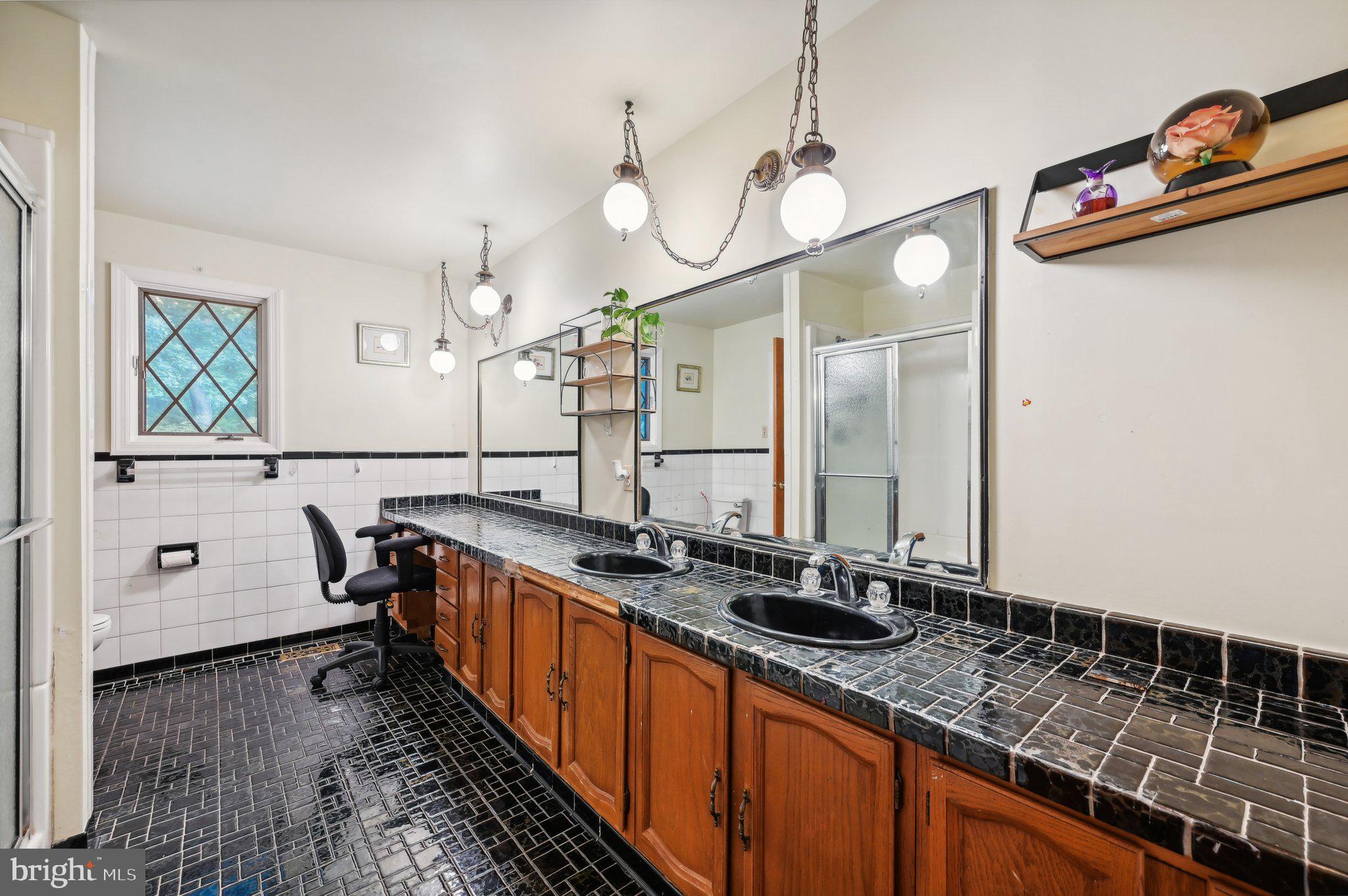 BRIAR HILL - Residential