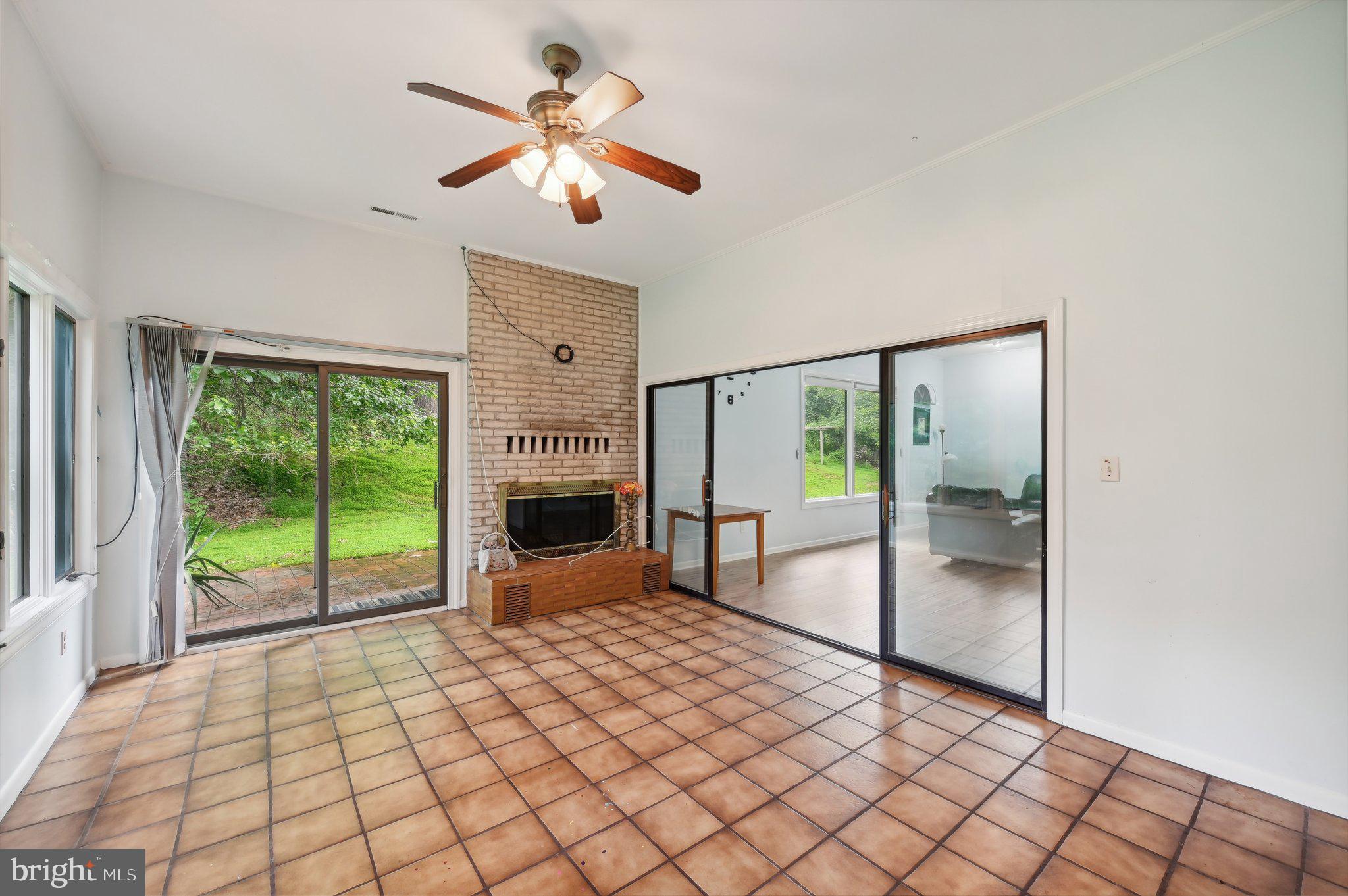 BRIAR HILL - Residential