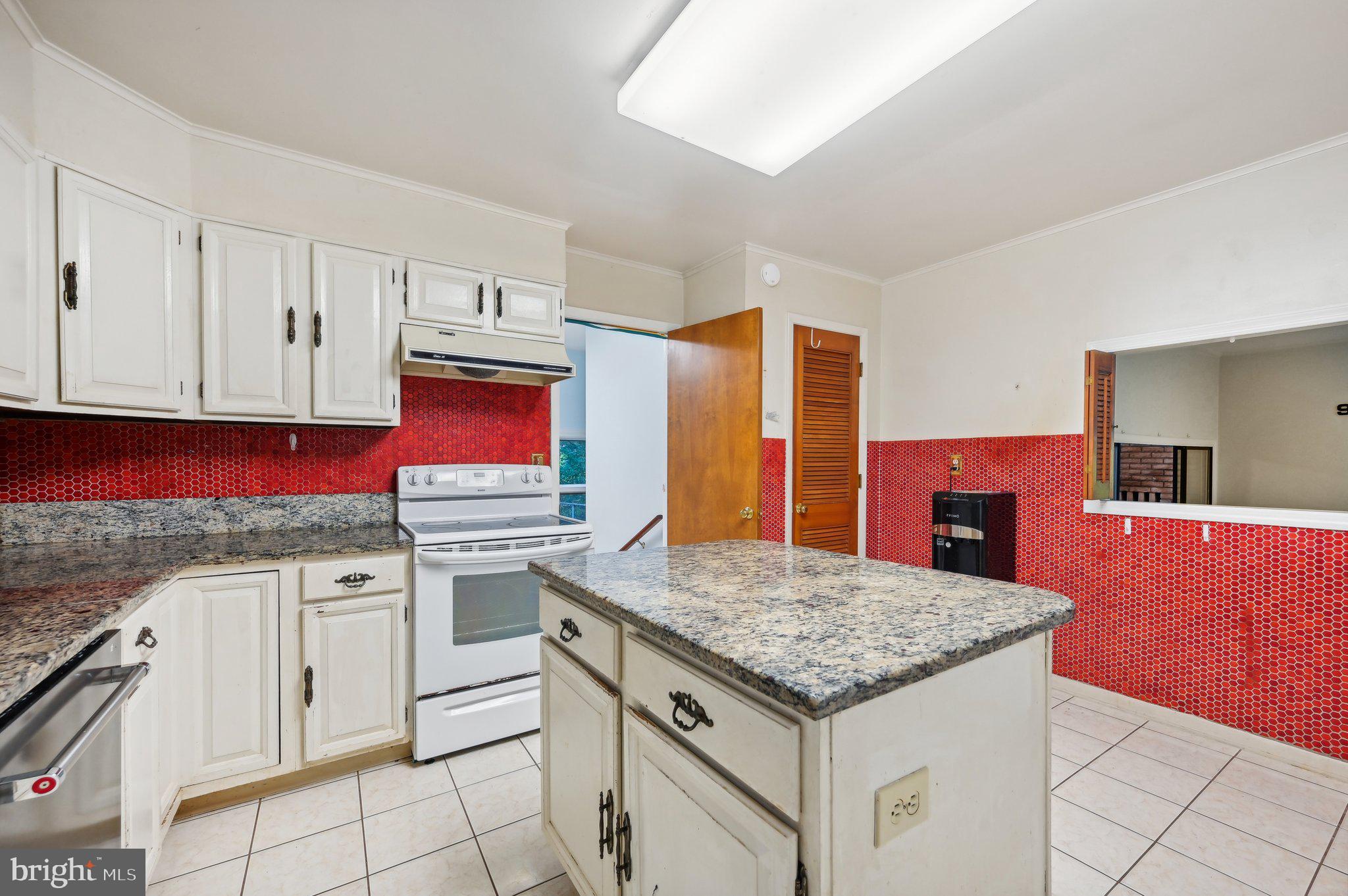 BRIAR HILL - Residential