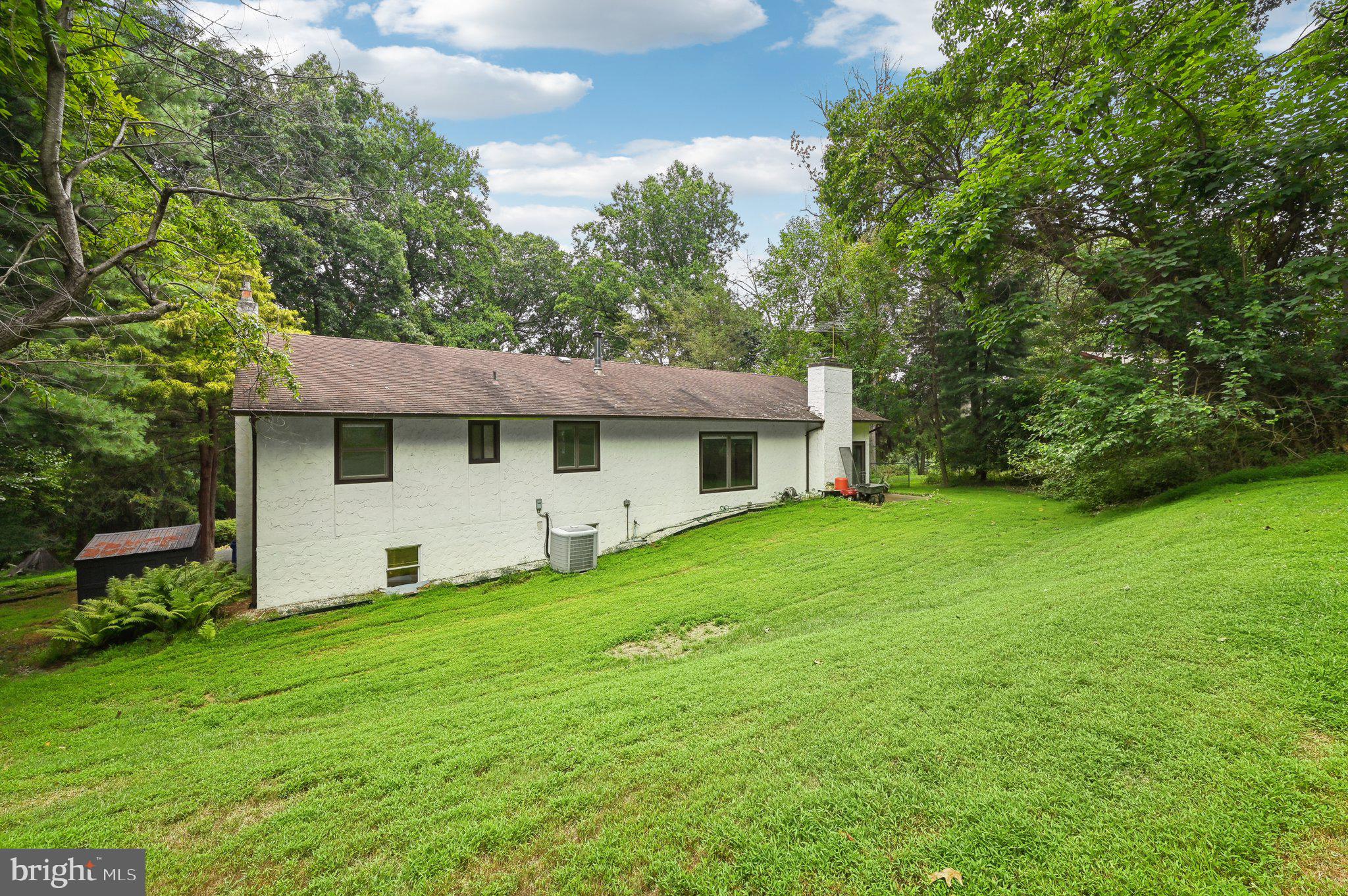 BRIAR HILL - Residential