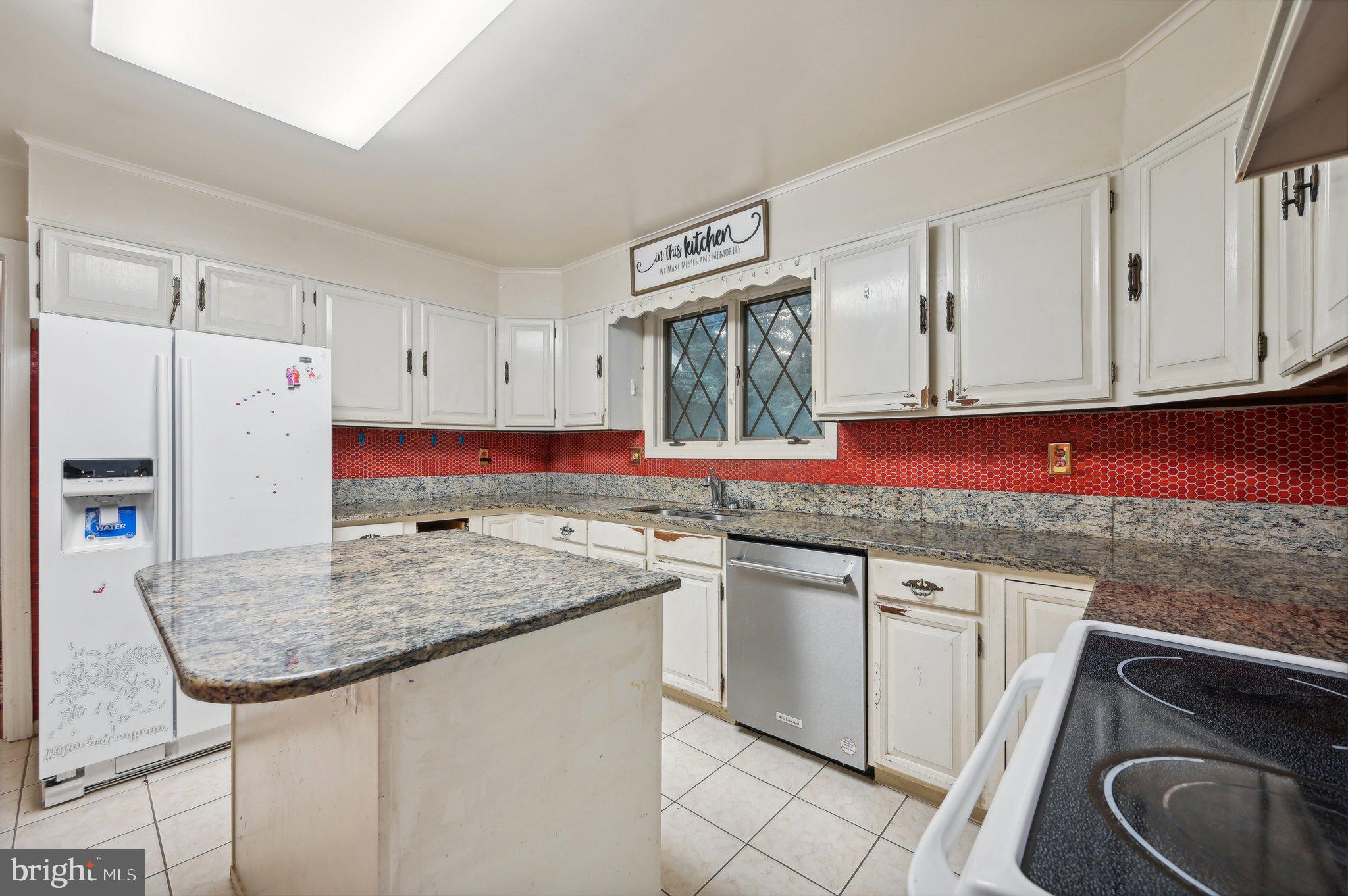 BRIAR HILL - Residential