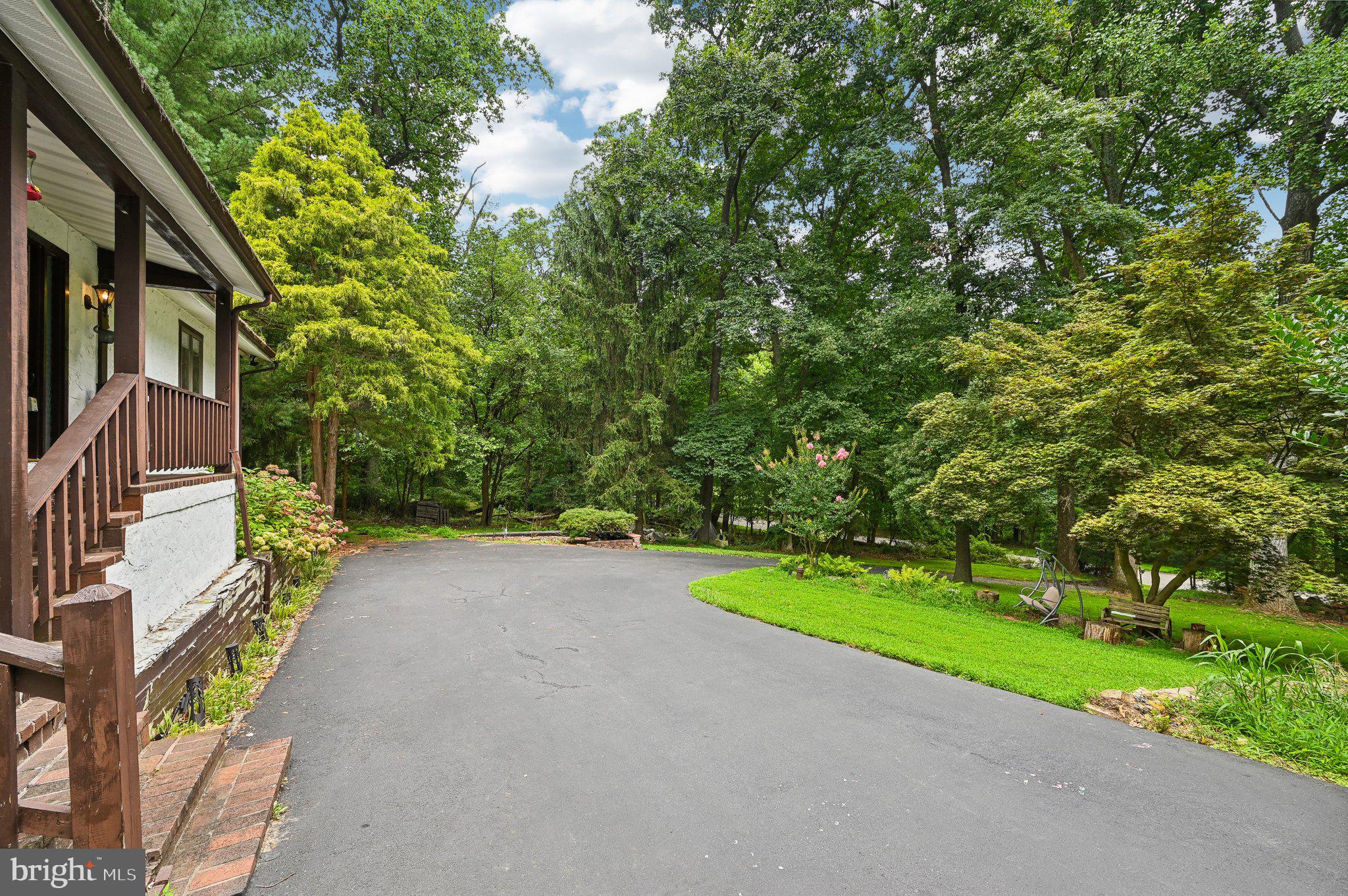 BRIAR HILL - Residential